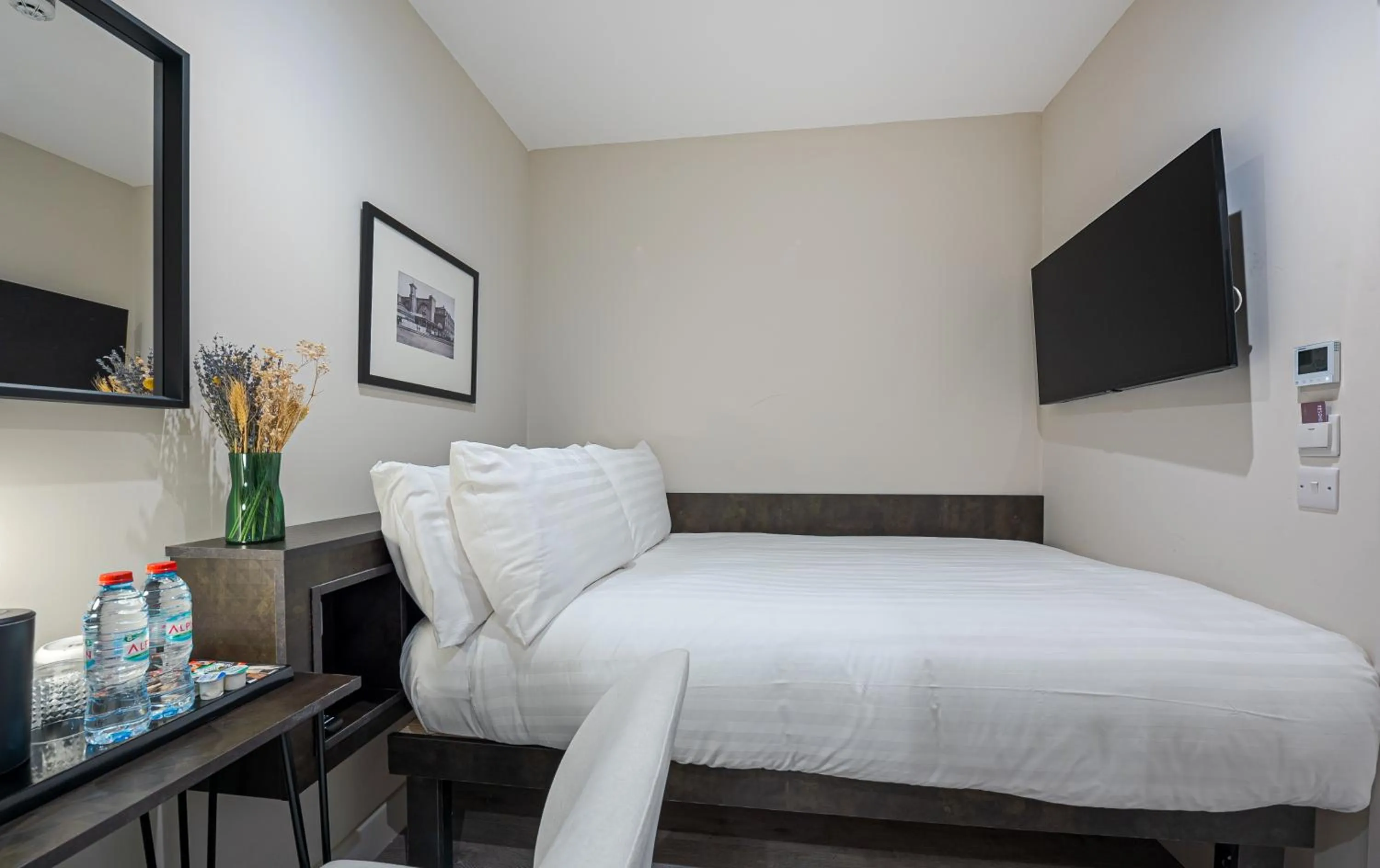 Bed in King's Cross Express Inn