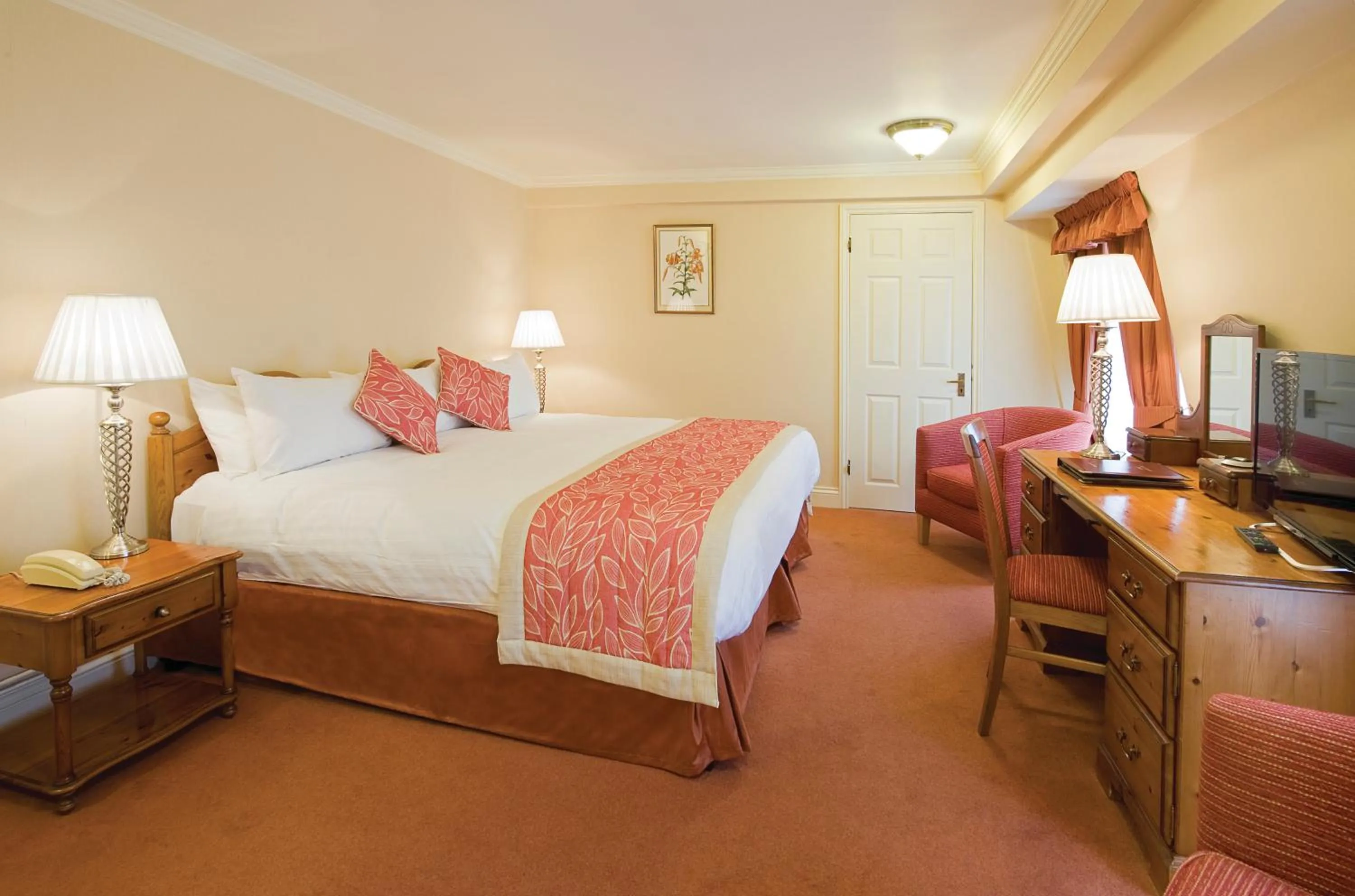 Bedroom, Bed in Old Hunstanton Le Strange Arms Hotel