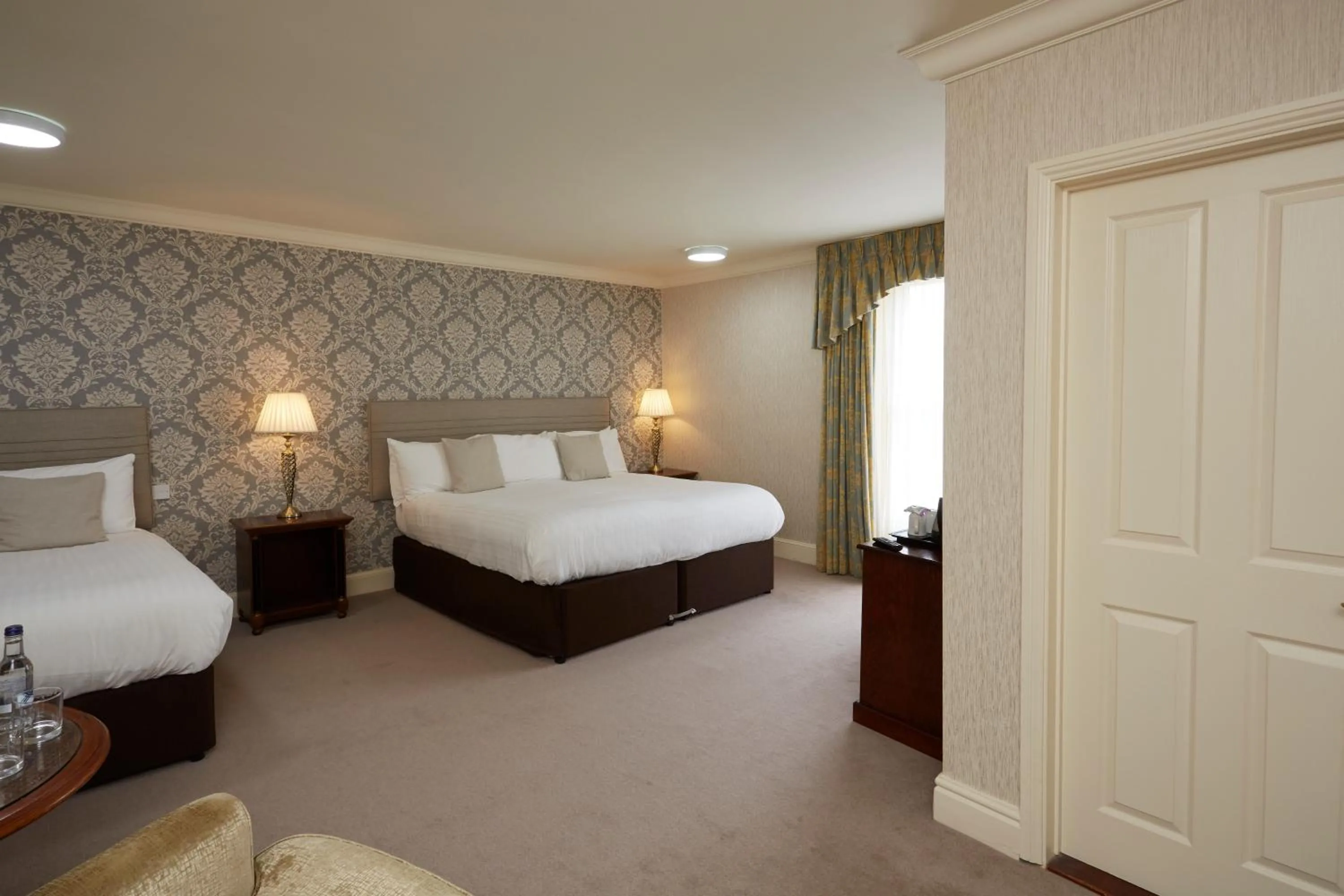 Bedroom, Bed in Old Hunstanton Le Strange Arms Hotel