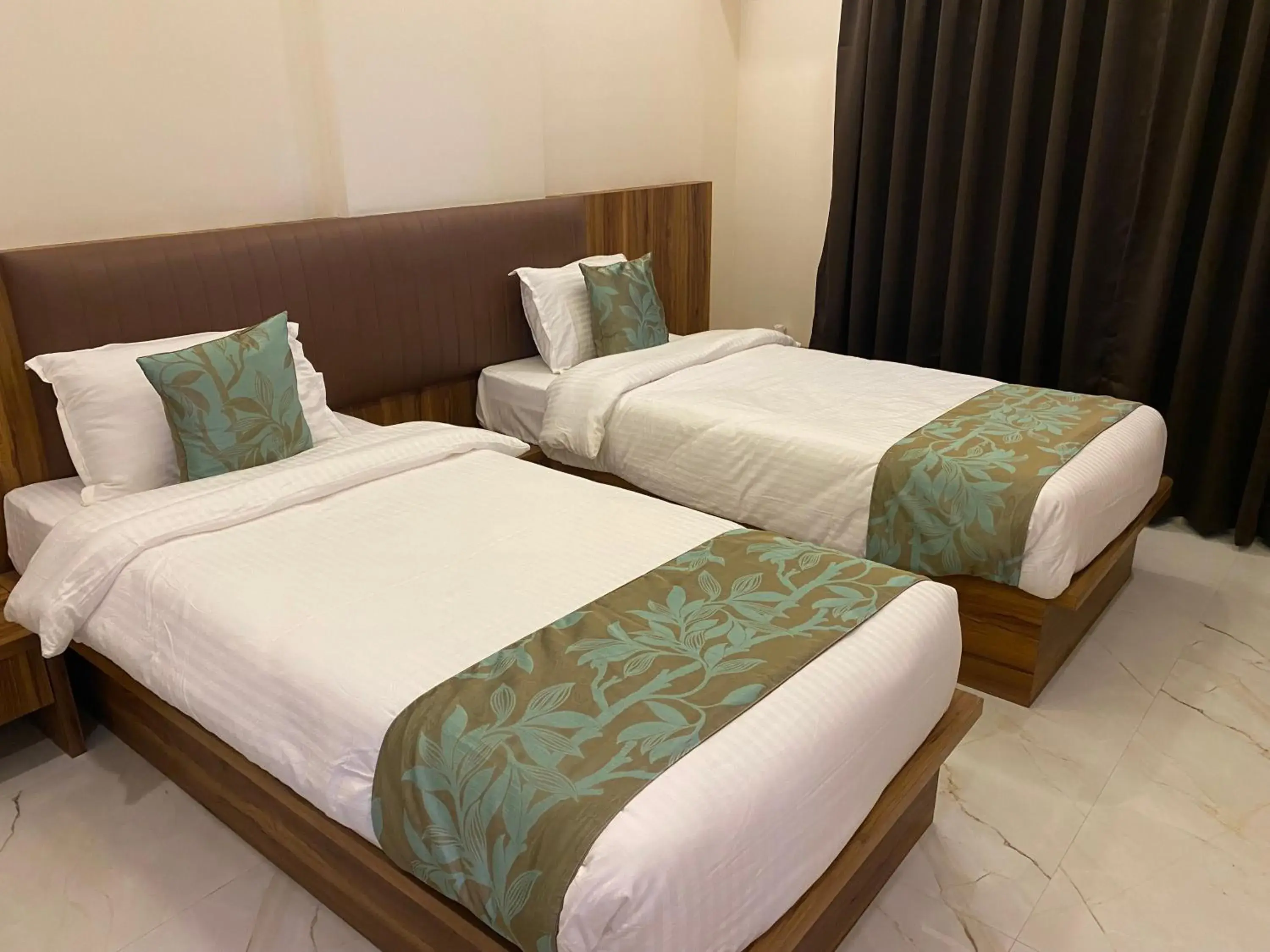 Deluxe Double or Twin Room - single occupancy in The Grand Sarovar Inn And Suites Deluxe Double or Twin Room - single occupancy in The Grand Sarovar Inn And Suites