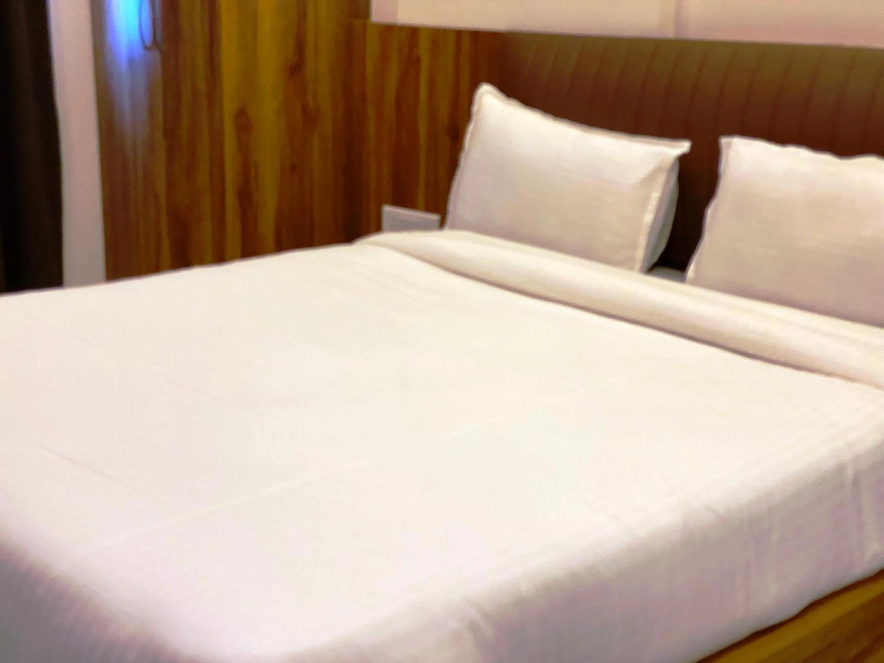 The Grand Sarovar Inn And Suites