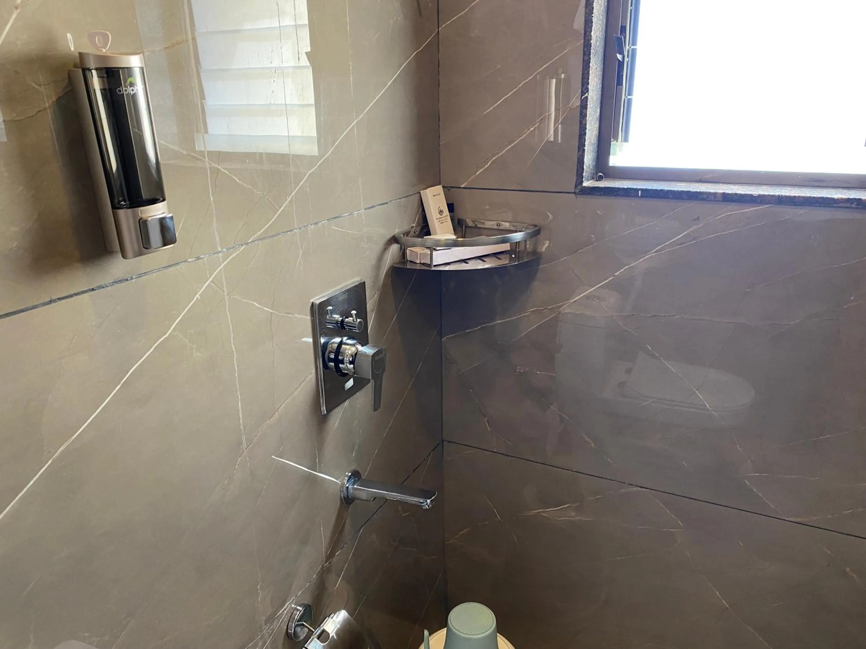 The Grand Sarovar Inn And Suites