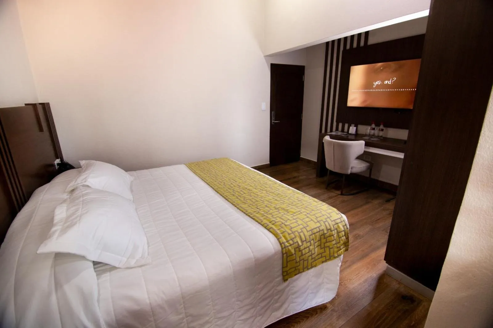 Photo of the whole room, Bed in Hotel Sirari By Regina