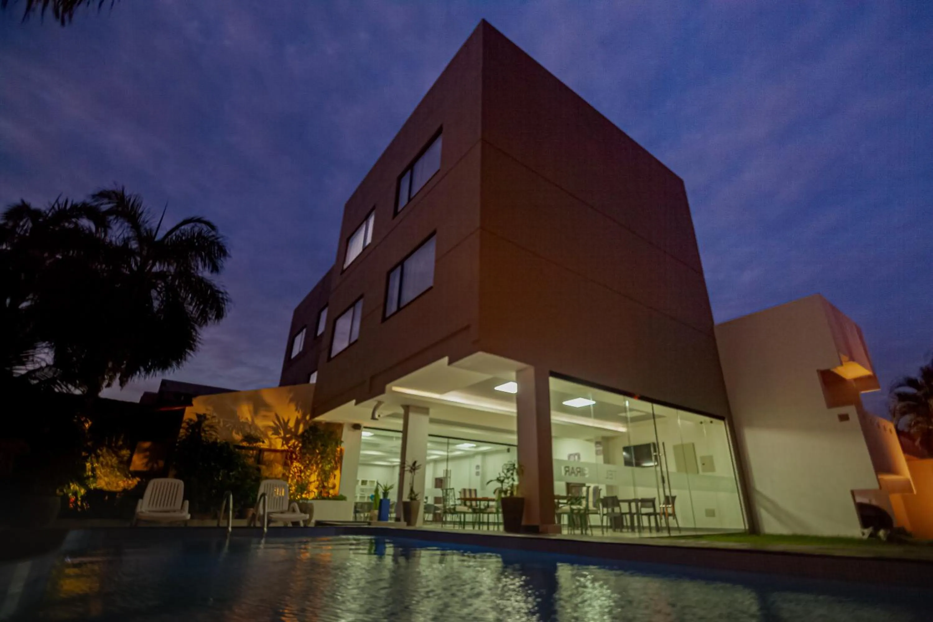 Property building in Hotel Sirari By Regina