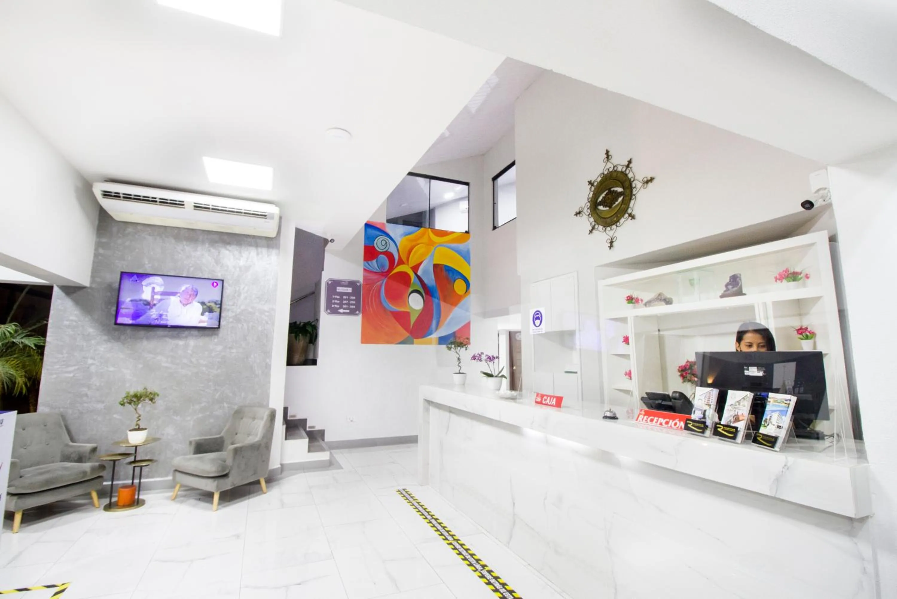 Lobby or reception in Hotel Sirari By Regina