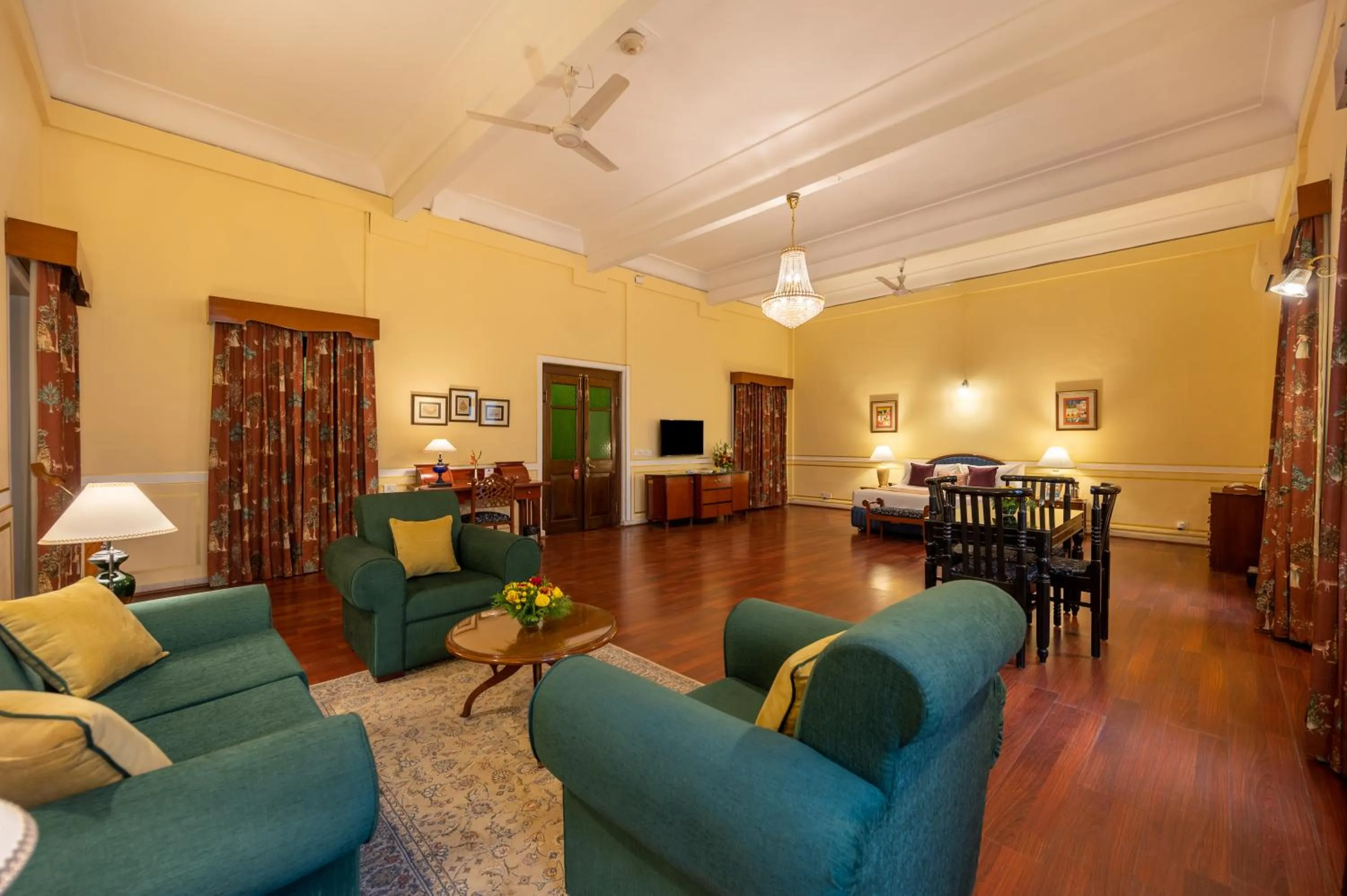 Bed in Umed Bhawan Palace, Kotah