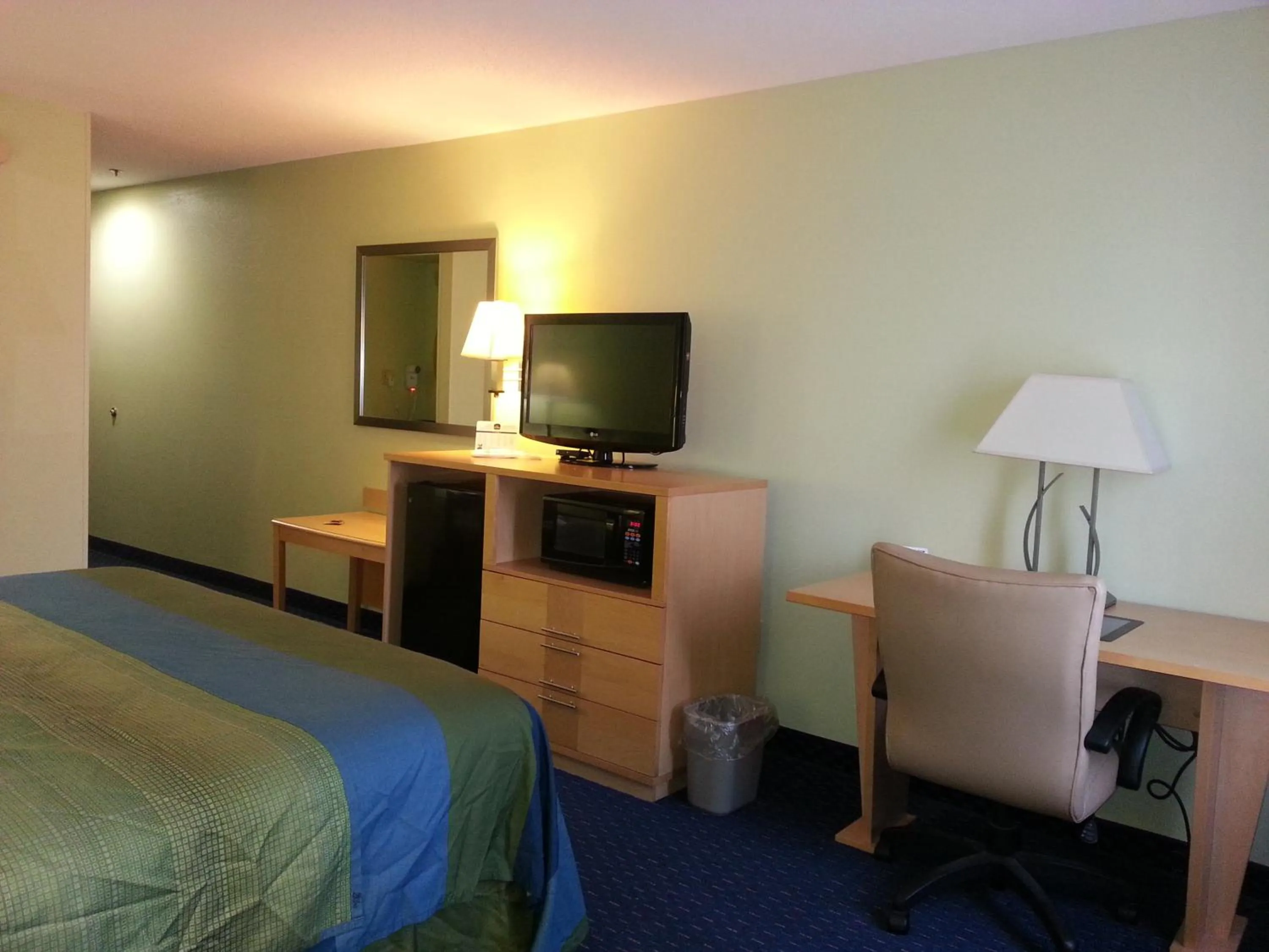 Photo of the whole room, Bed in Park Inn by Radisson Albany