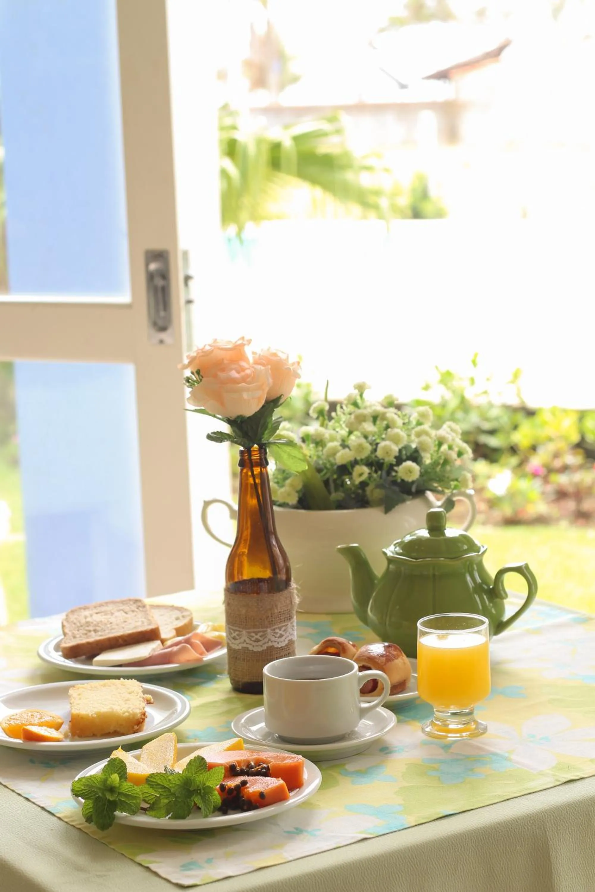 Restaurant/places to eat in Hotel Porto de Paz - Shantiniketan