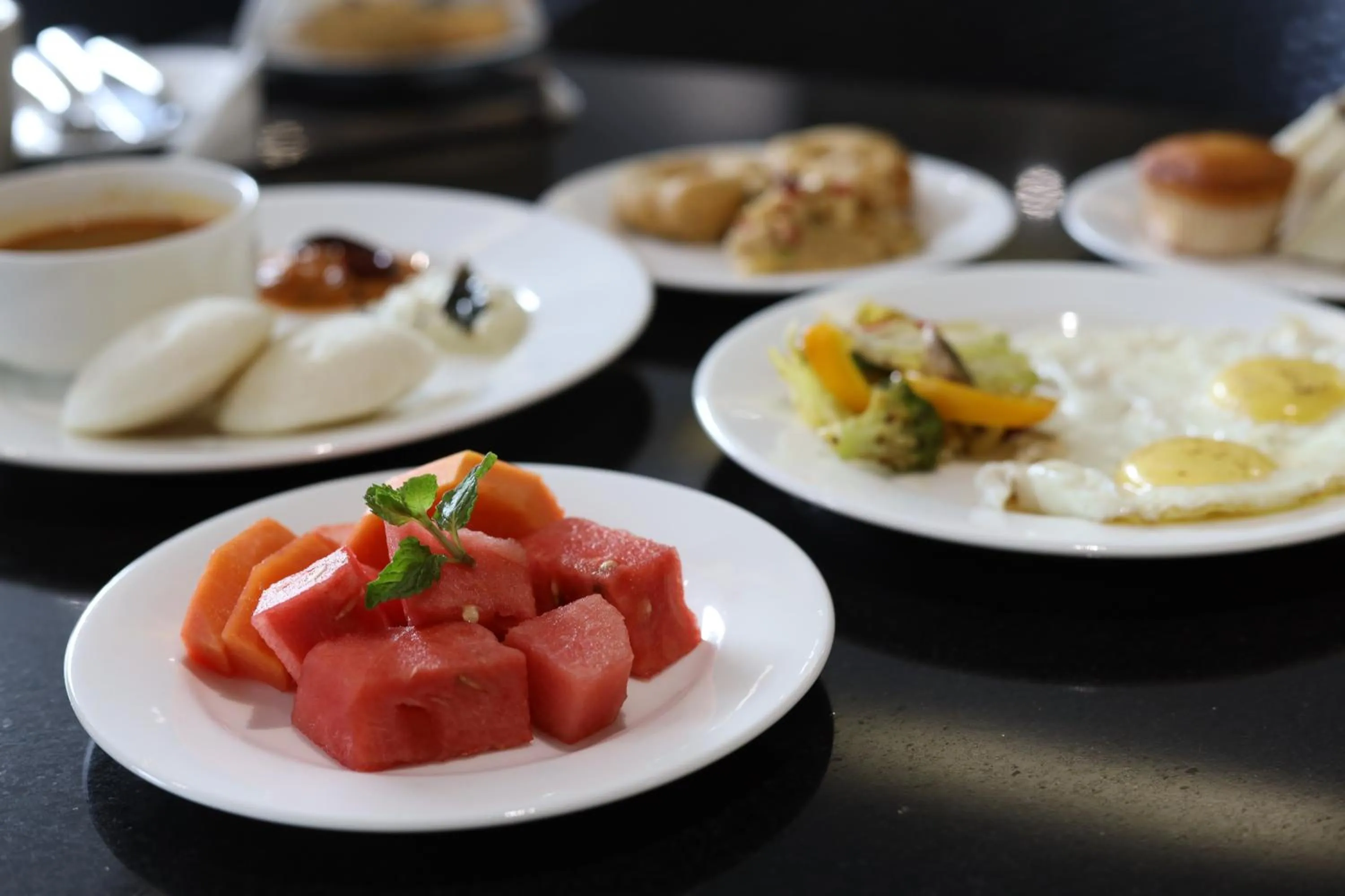 Food and drinks in Ahuja Residency Mayfield Garden