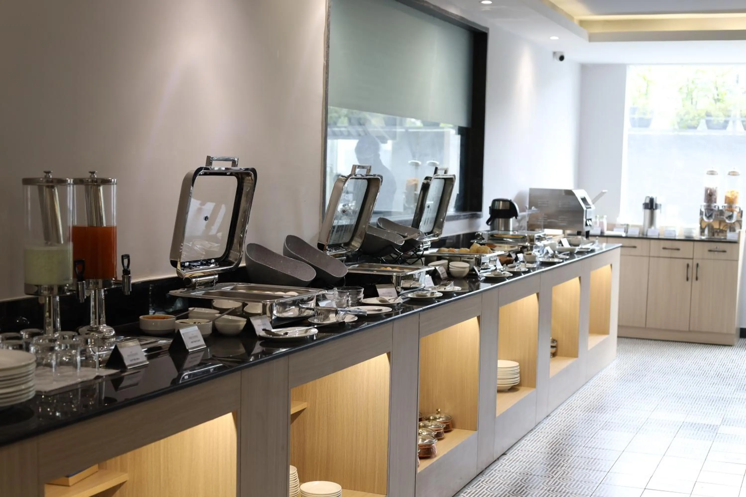 Restaurant/places to eat in Ahuja Residency Mayfield Garden