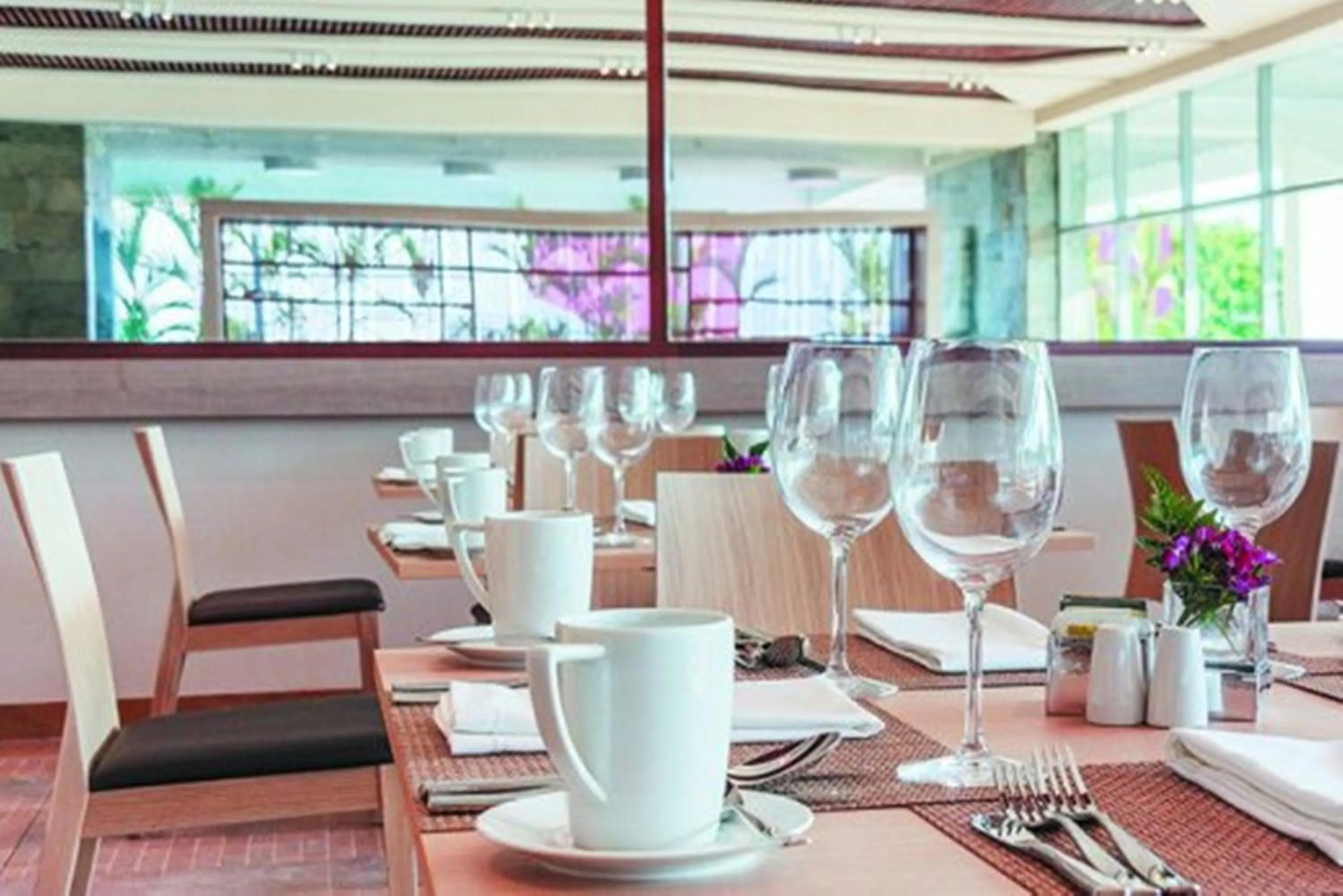 Restaurant/places to eat in Estelar Villavicencio Hotel & Centro De Convenciones