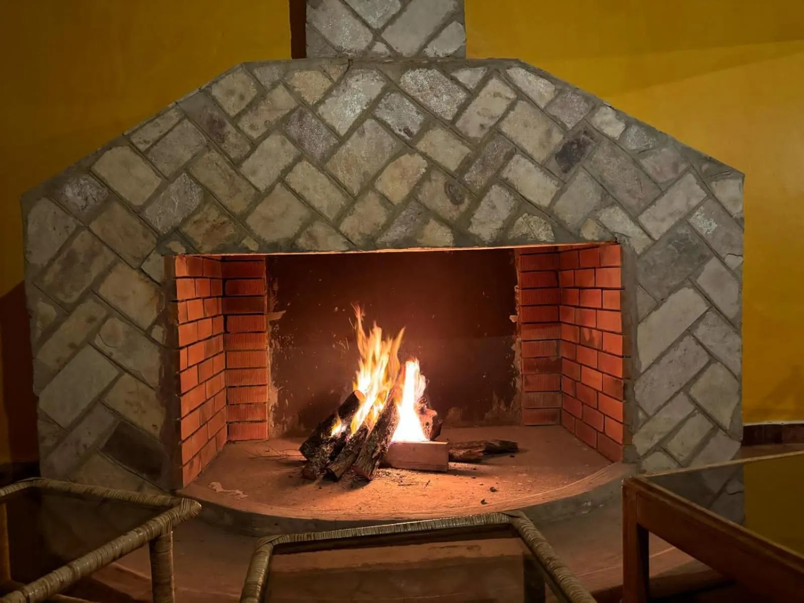 Restaurant/places to eat in Top of the World Lodges Fort Portal