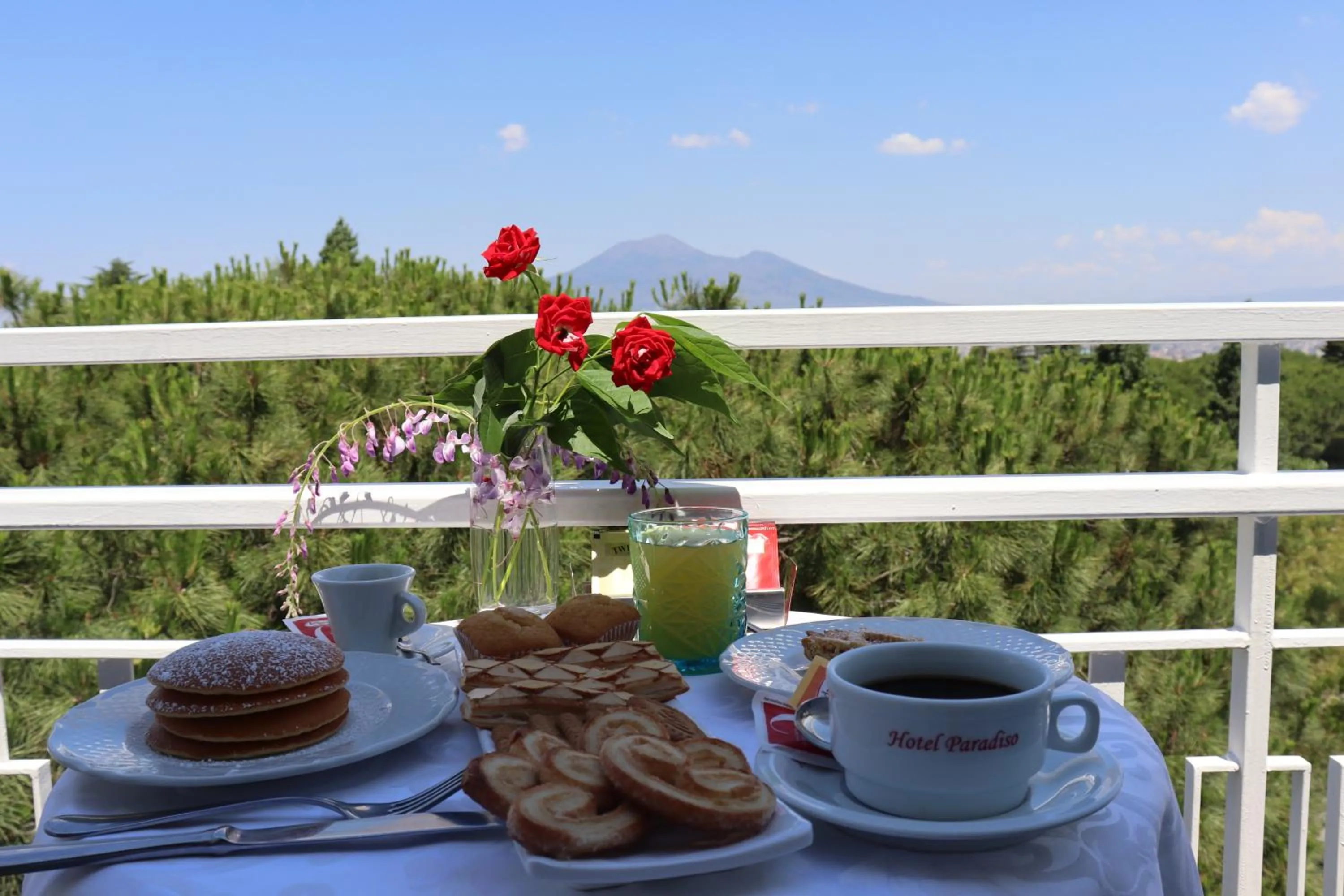 Breakfast in Hotel Paradiso
