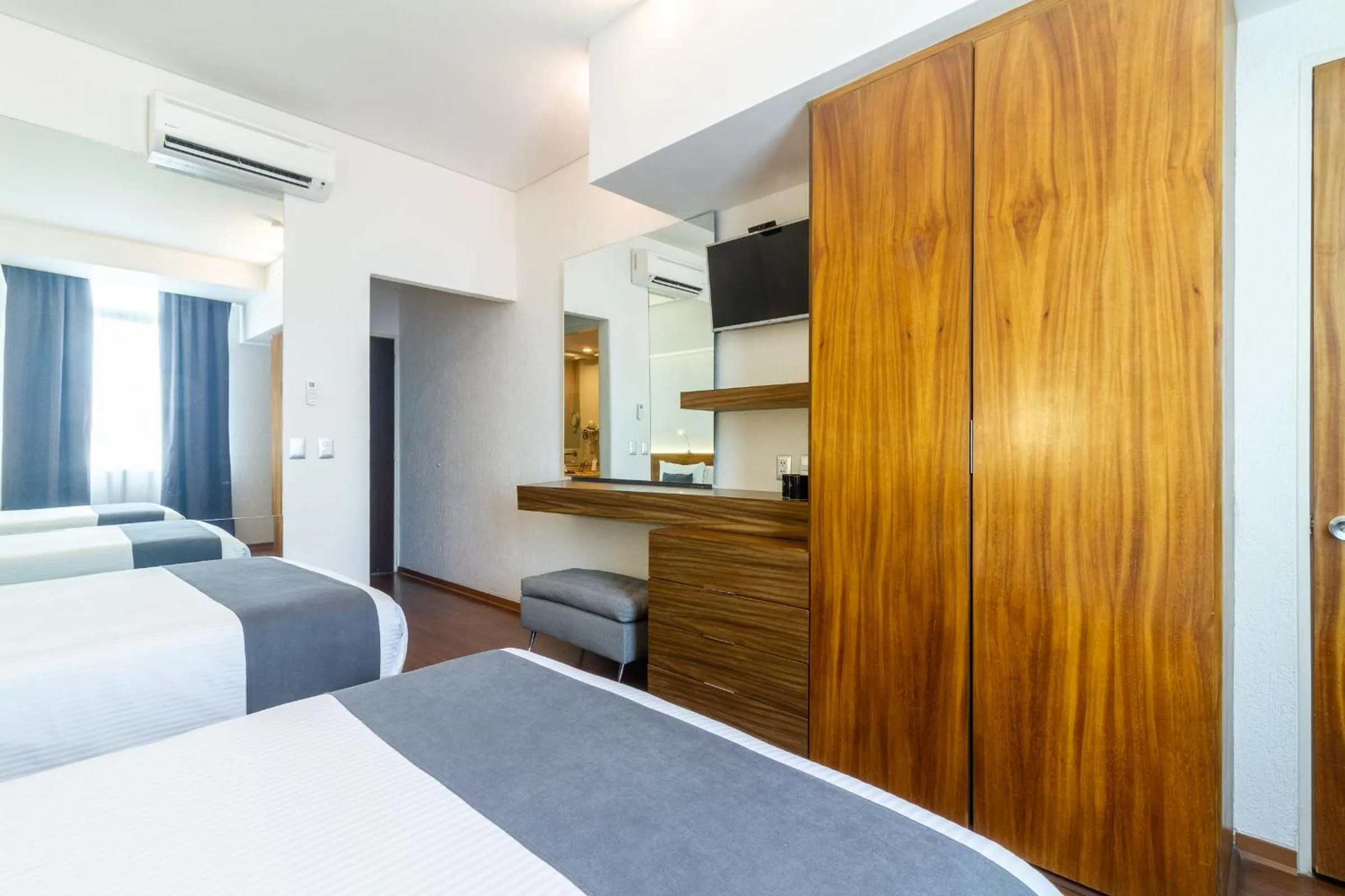 Photo of the whole room, Bed in Mesón Ejecutivo Guadalajara Minerva - Av México