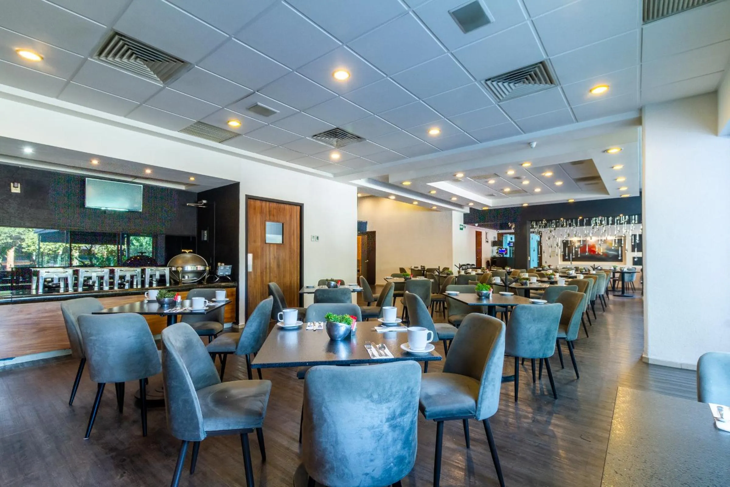 Restaurant/places to eat in Mesón Ejecutivo Guadalajara Minerva - Av México