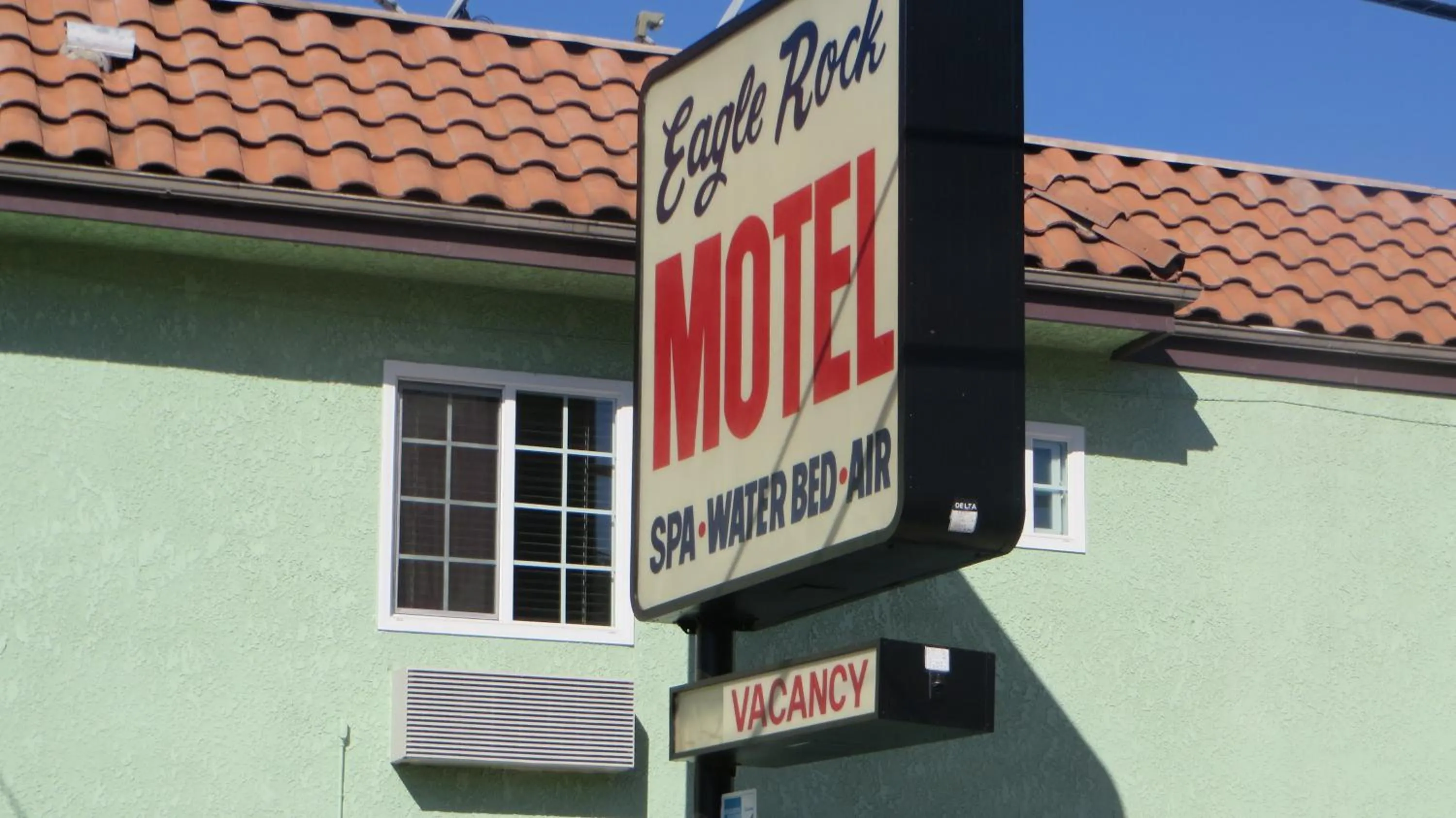 Decorative detail in Eagle Rock Motel