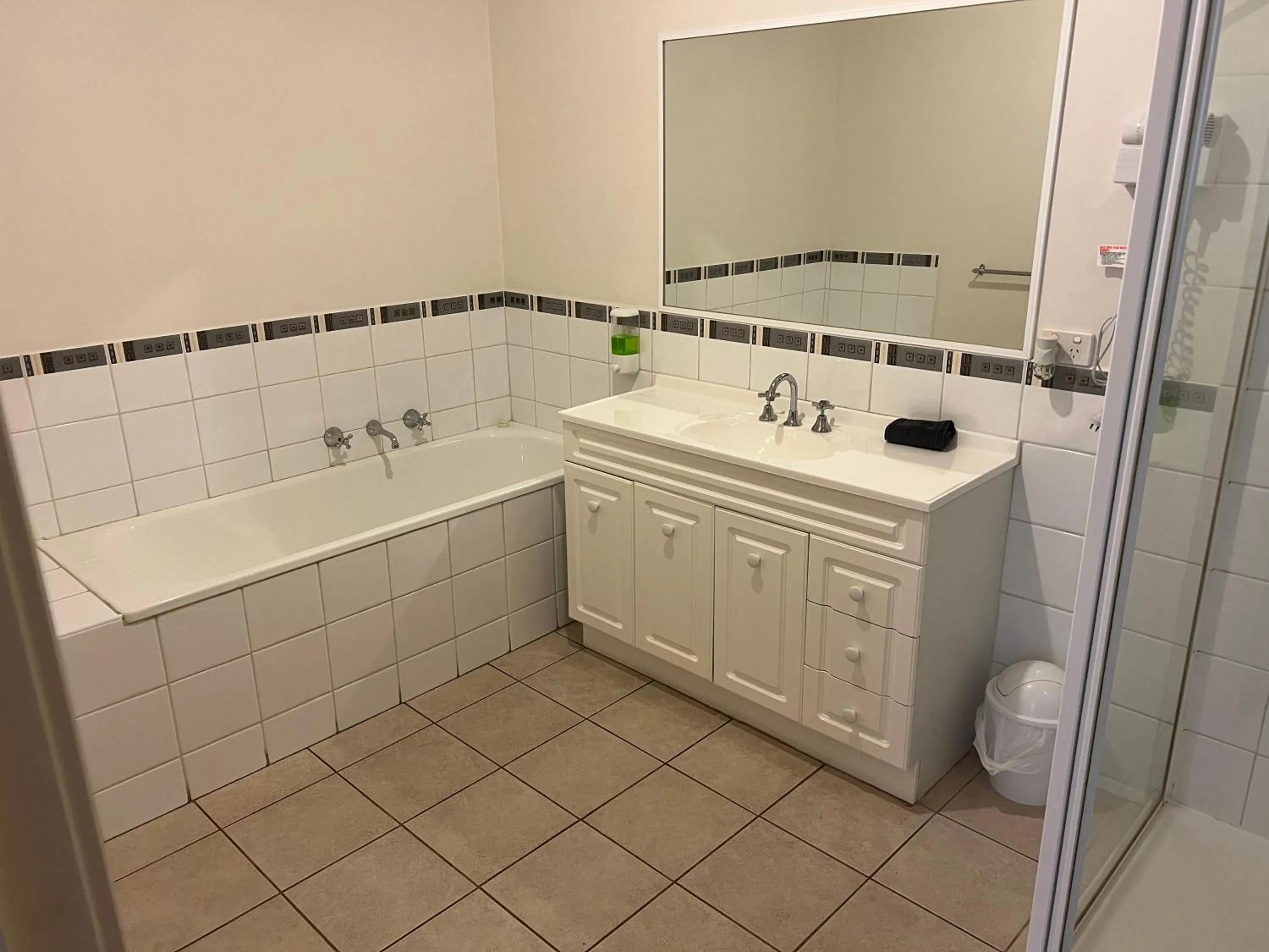 Melton Motor Inn and Apartments