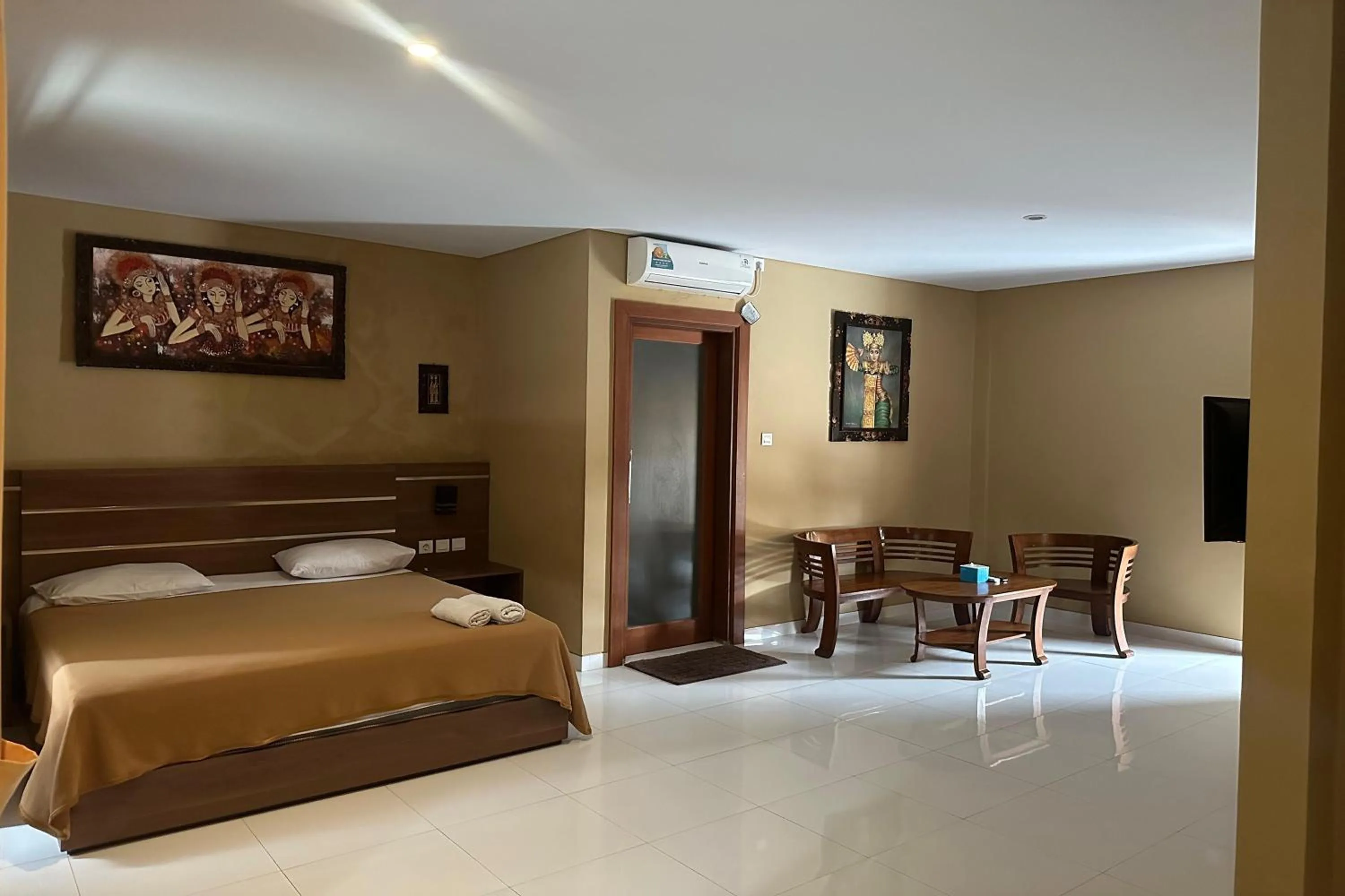 Bed in Gora Beach Inn