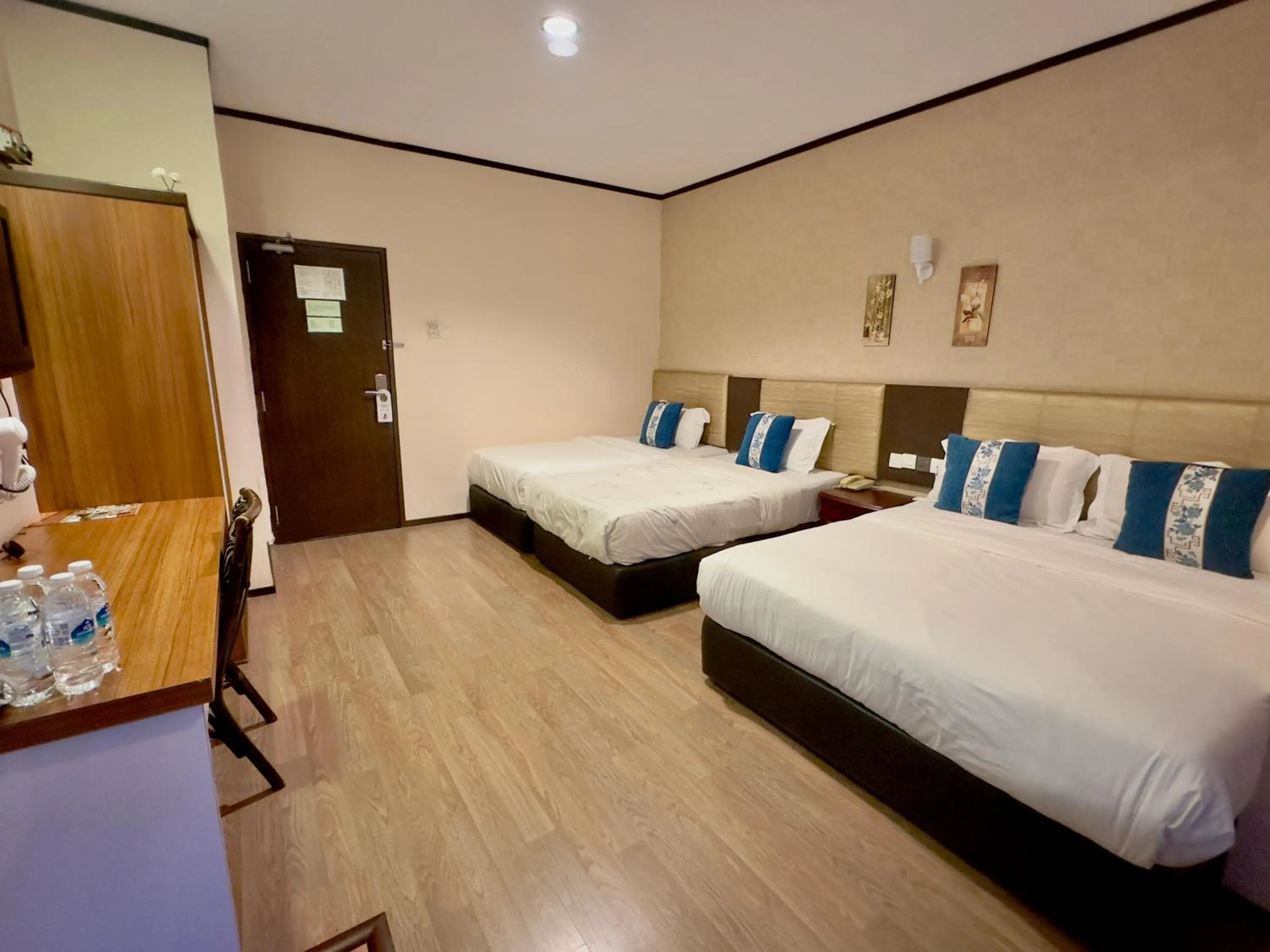 Bedroom, Bed in Suan Bee Hotel@Sutera