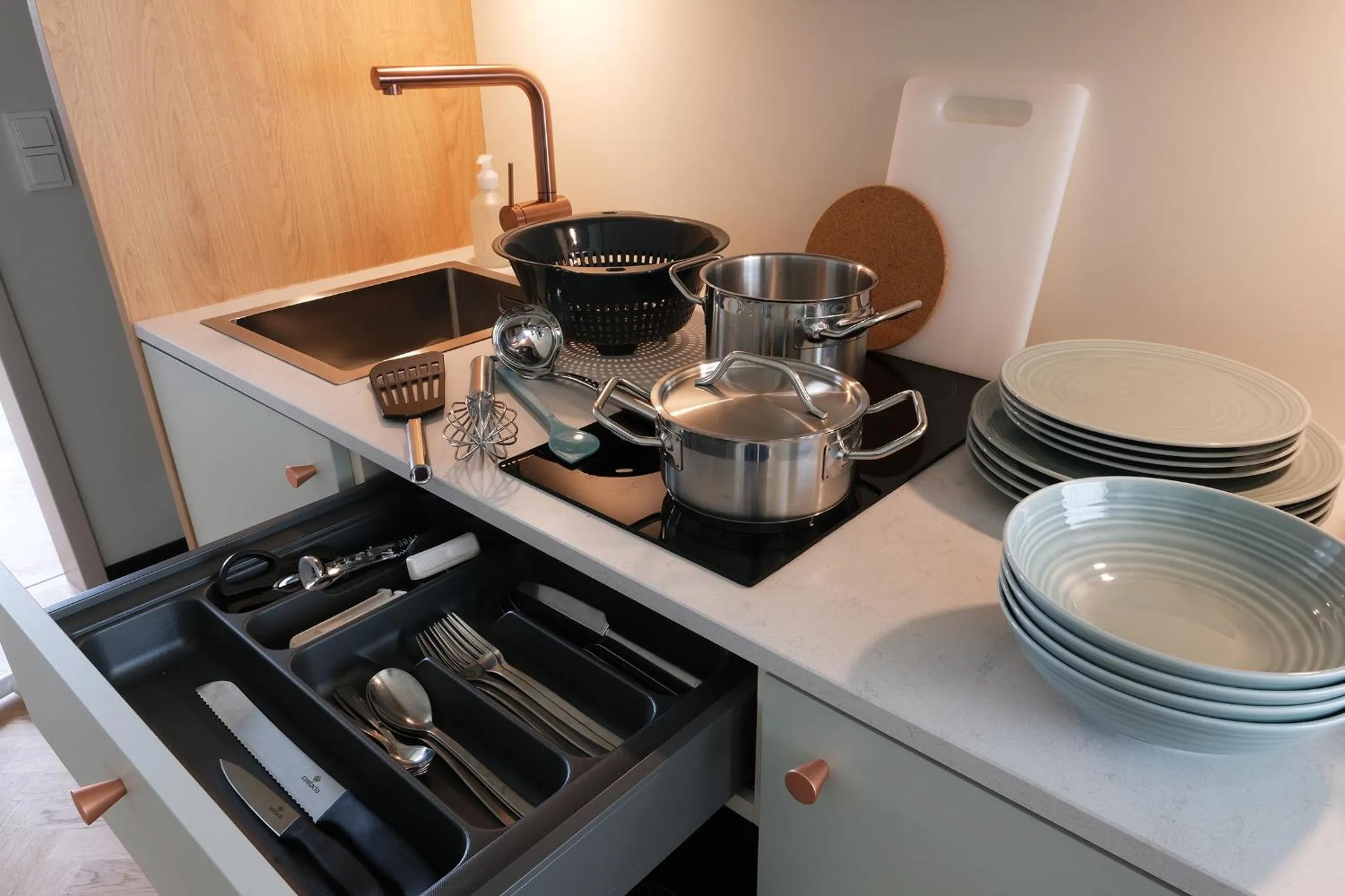 Kitchen or kitchenette in Hood House Kassel - volldigitales Serviced Apartment