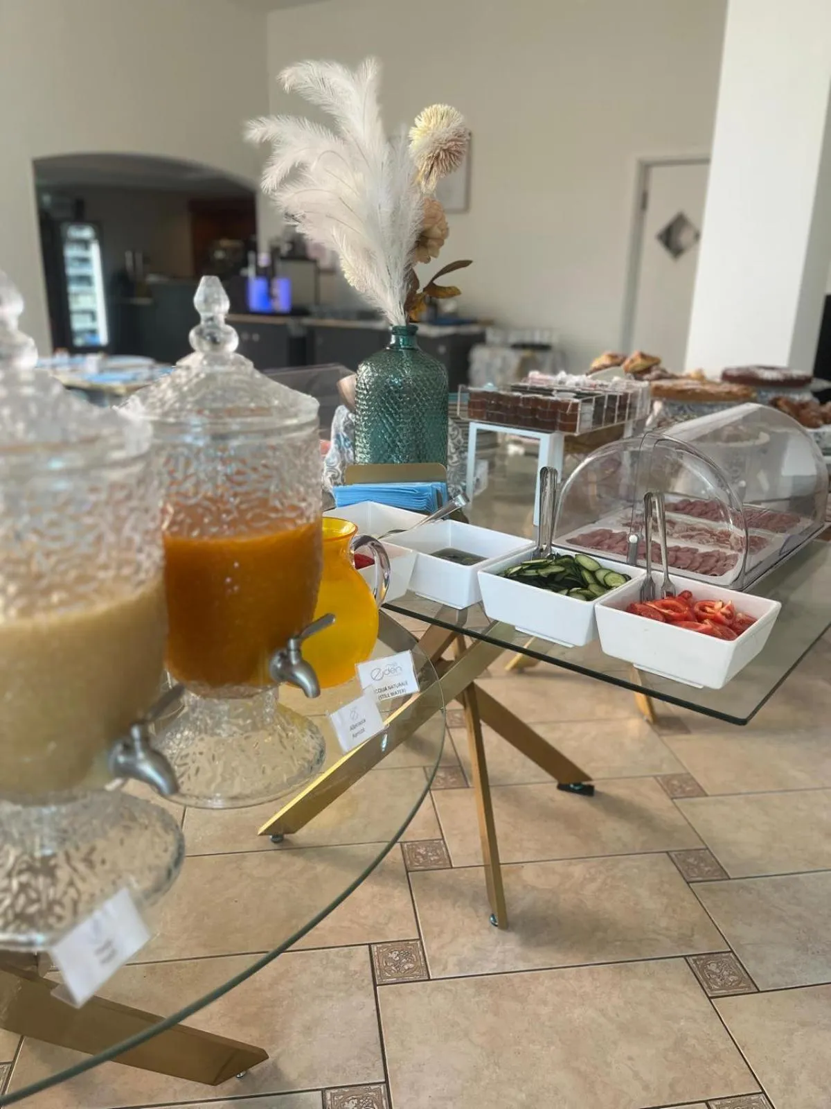 Breakfast in Hotel Eden