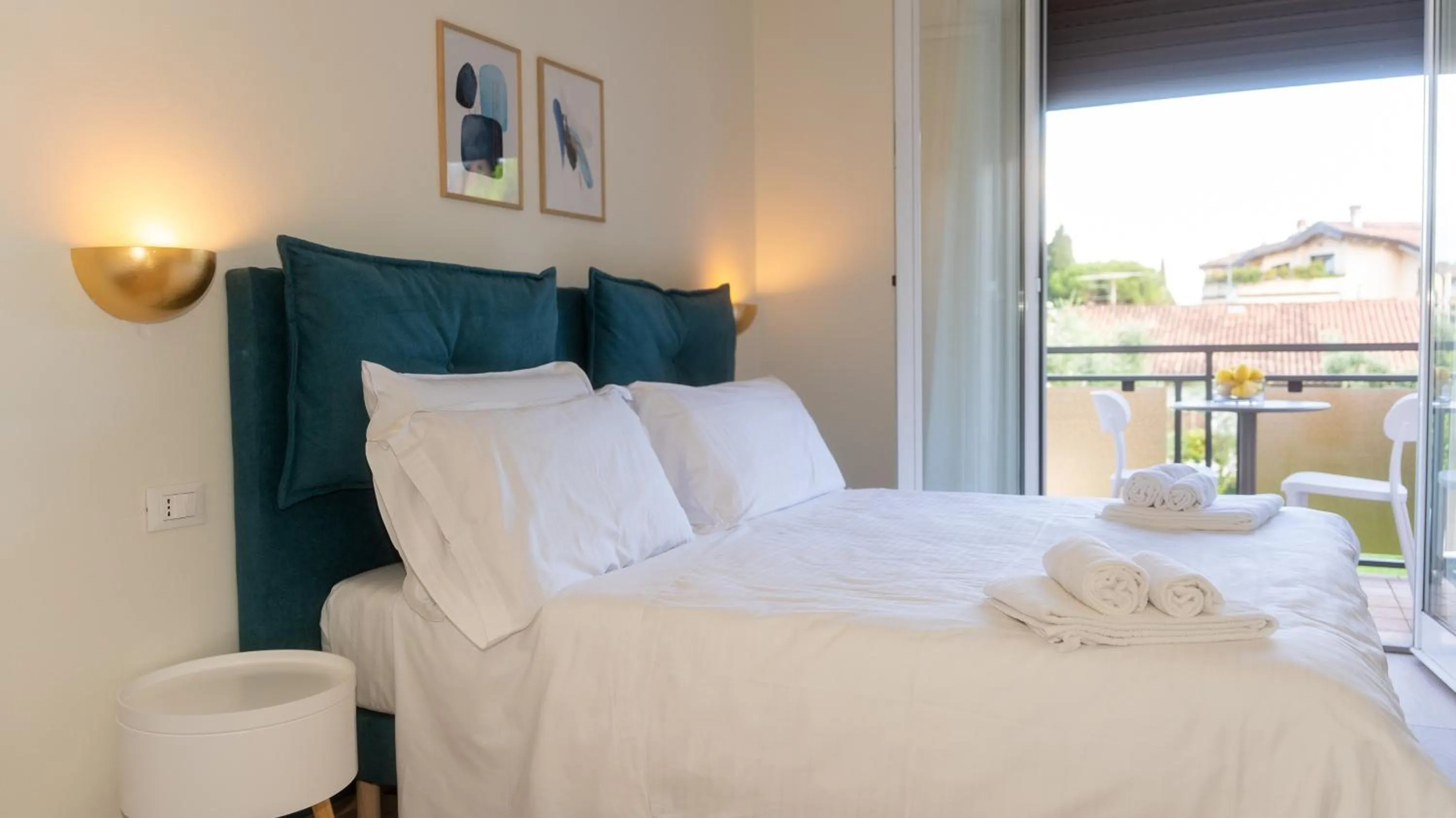 Balcony/Terrace, Bed in Hotel Eden