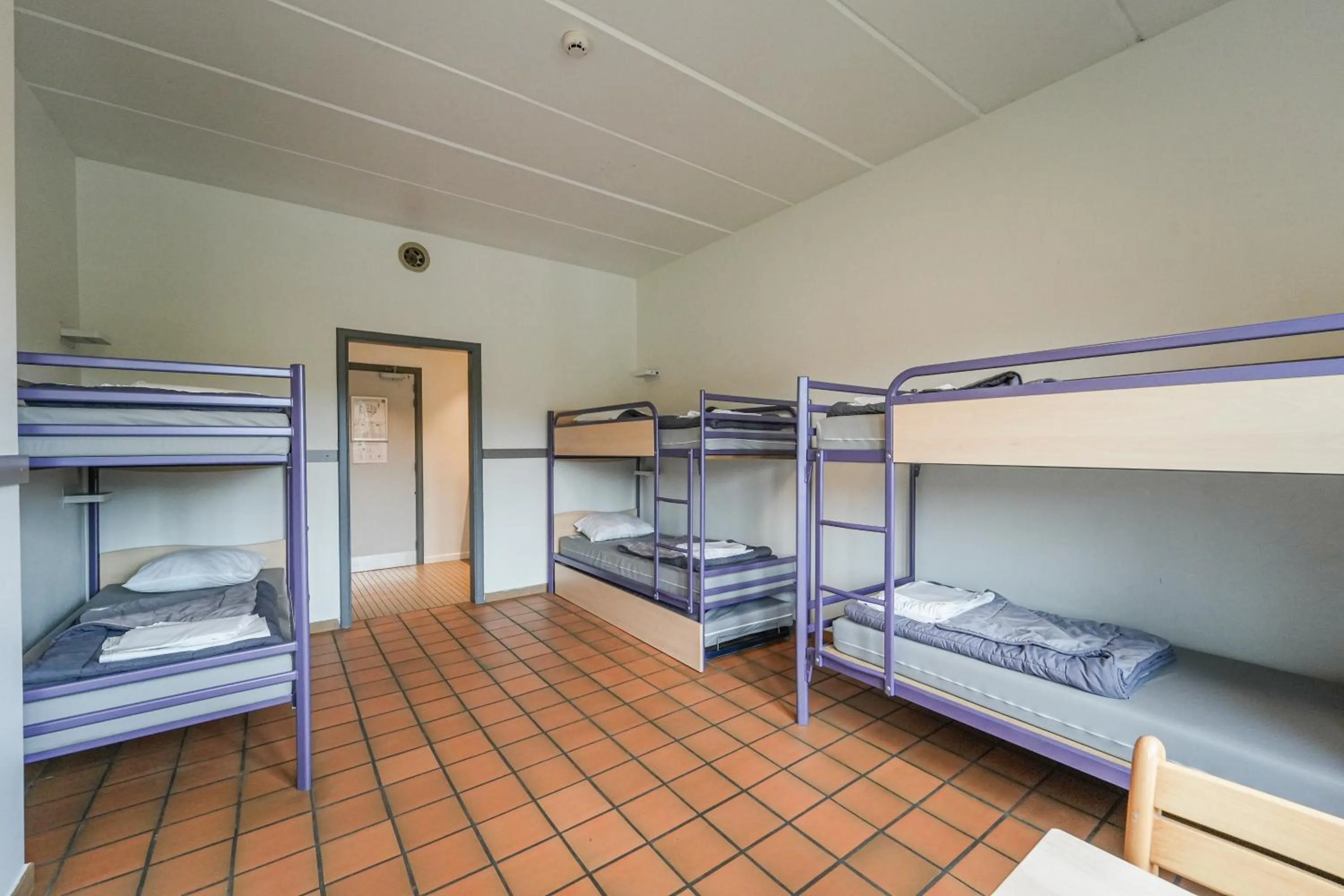 bunk bed, Bed in Auberge de Jeunesse de Bouillon