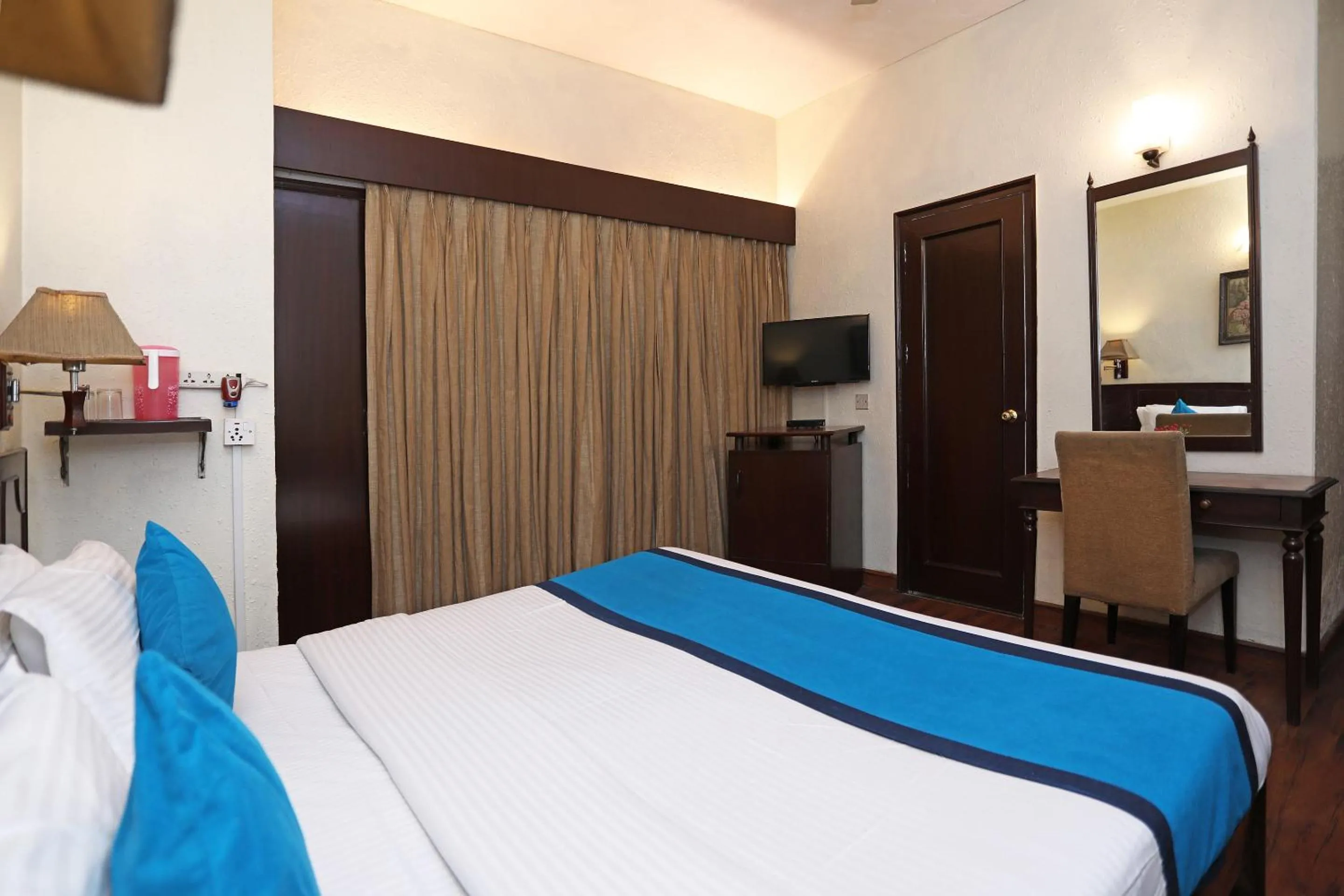 Bedroom, Bed in Super Collection O Hamilton Hotel