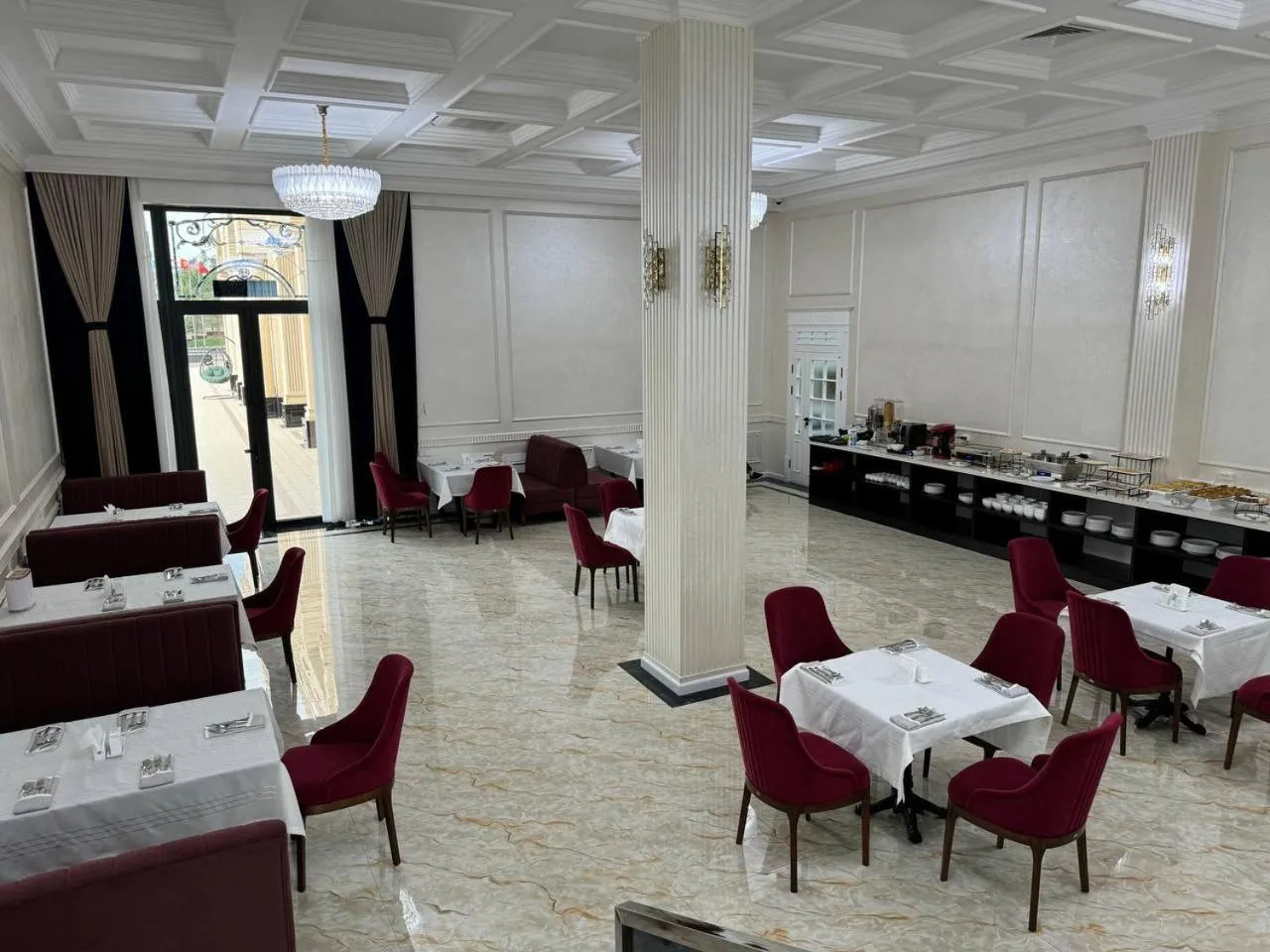 Breakfast in HOTEL SULTAN PALACE