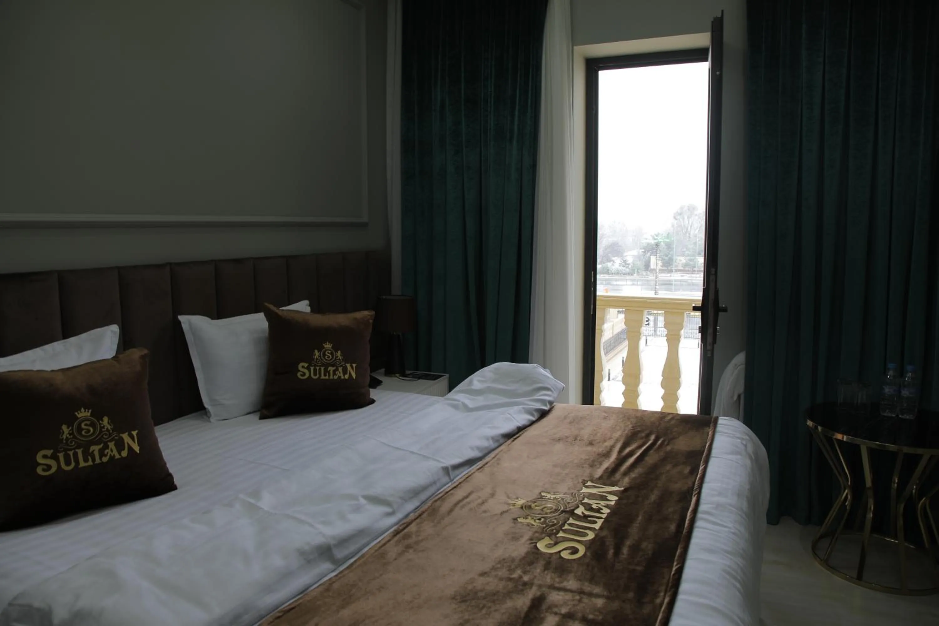 Bed in HOTEL SULTAN PALACE
