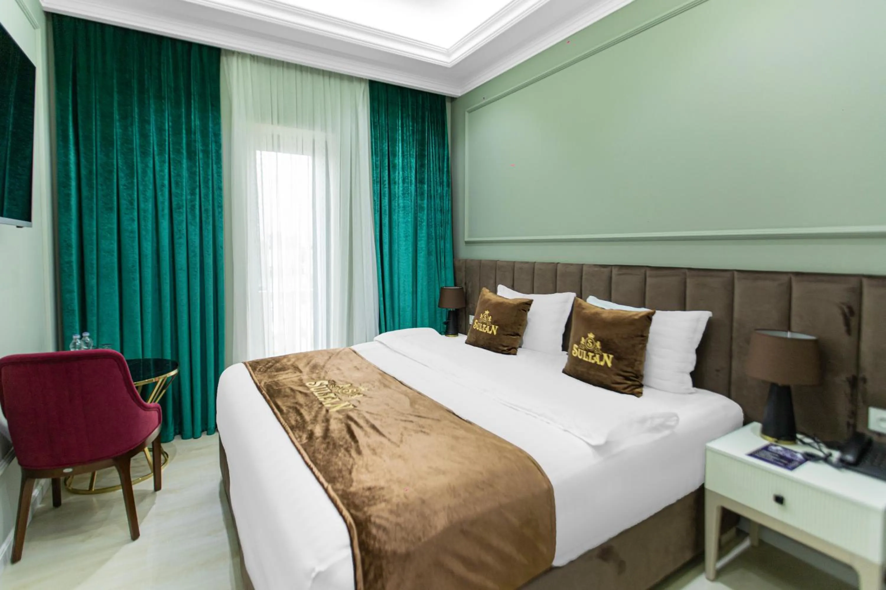 Bed in HOTEL SULTAN PALACE