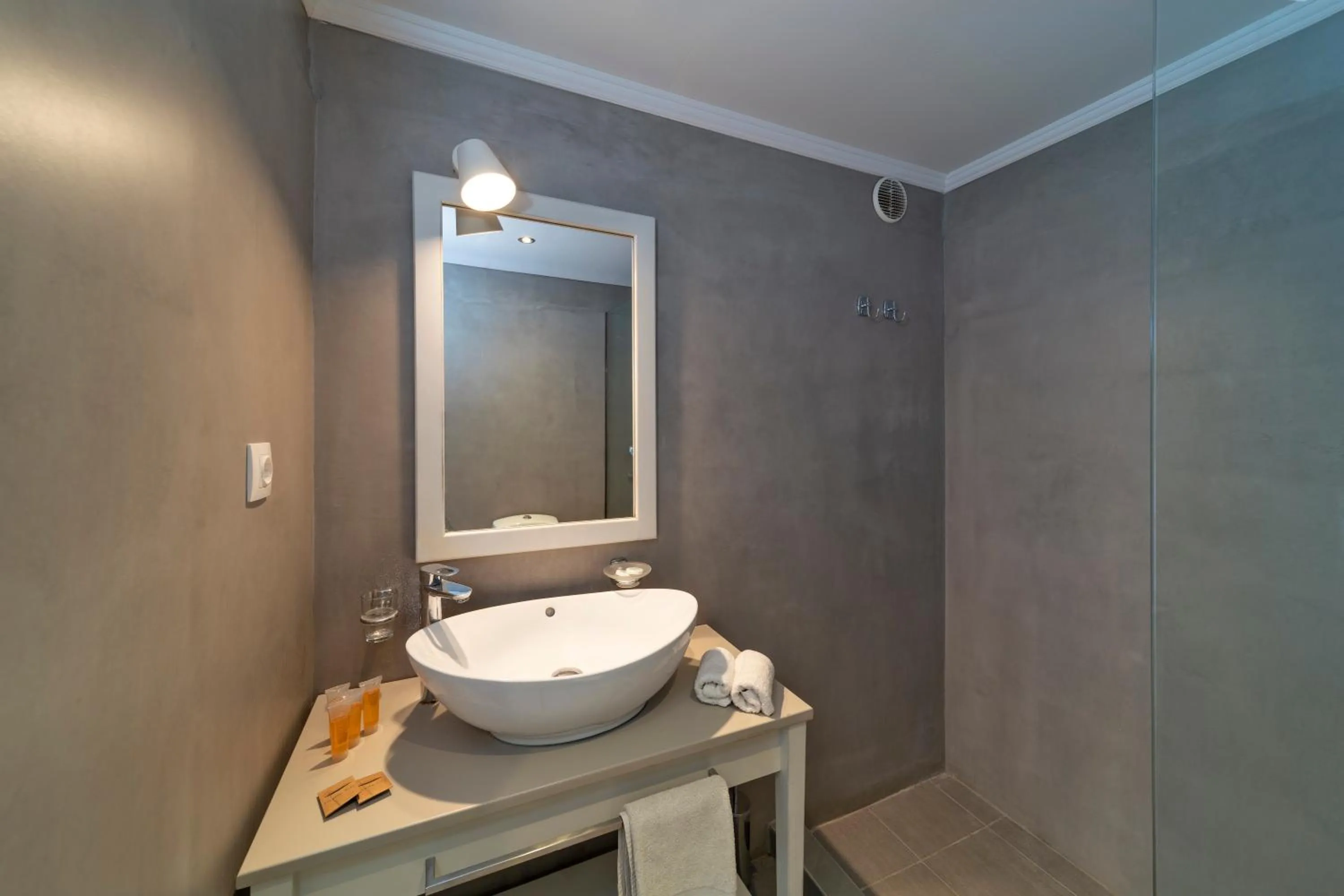 Bathroom in Beach Break Rhodes