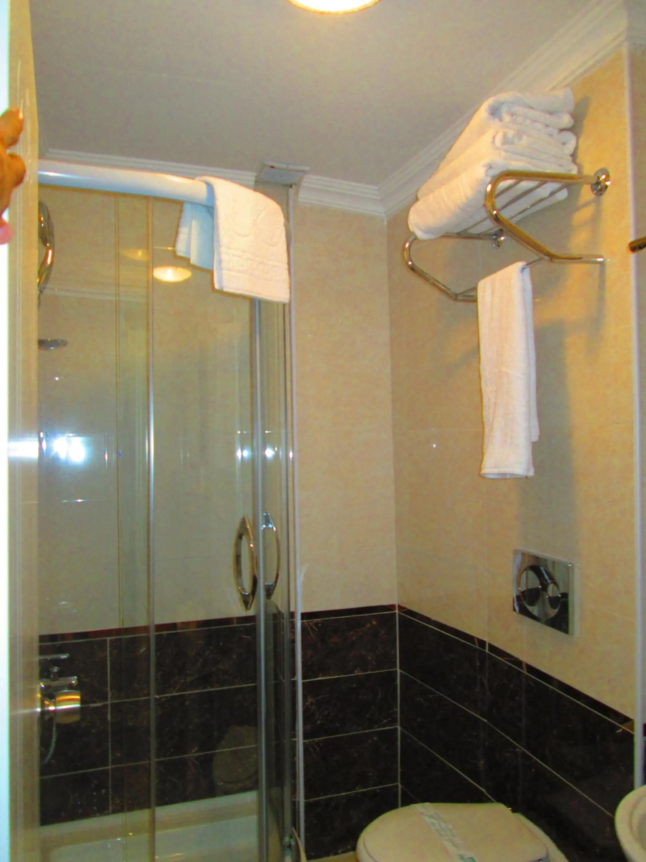 Bathroom in Sultanahmet Newport Hotel