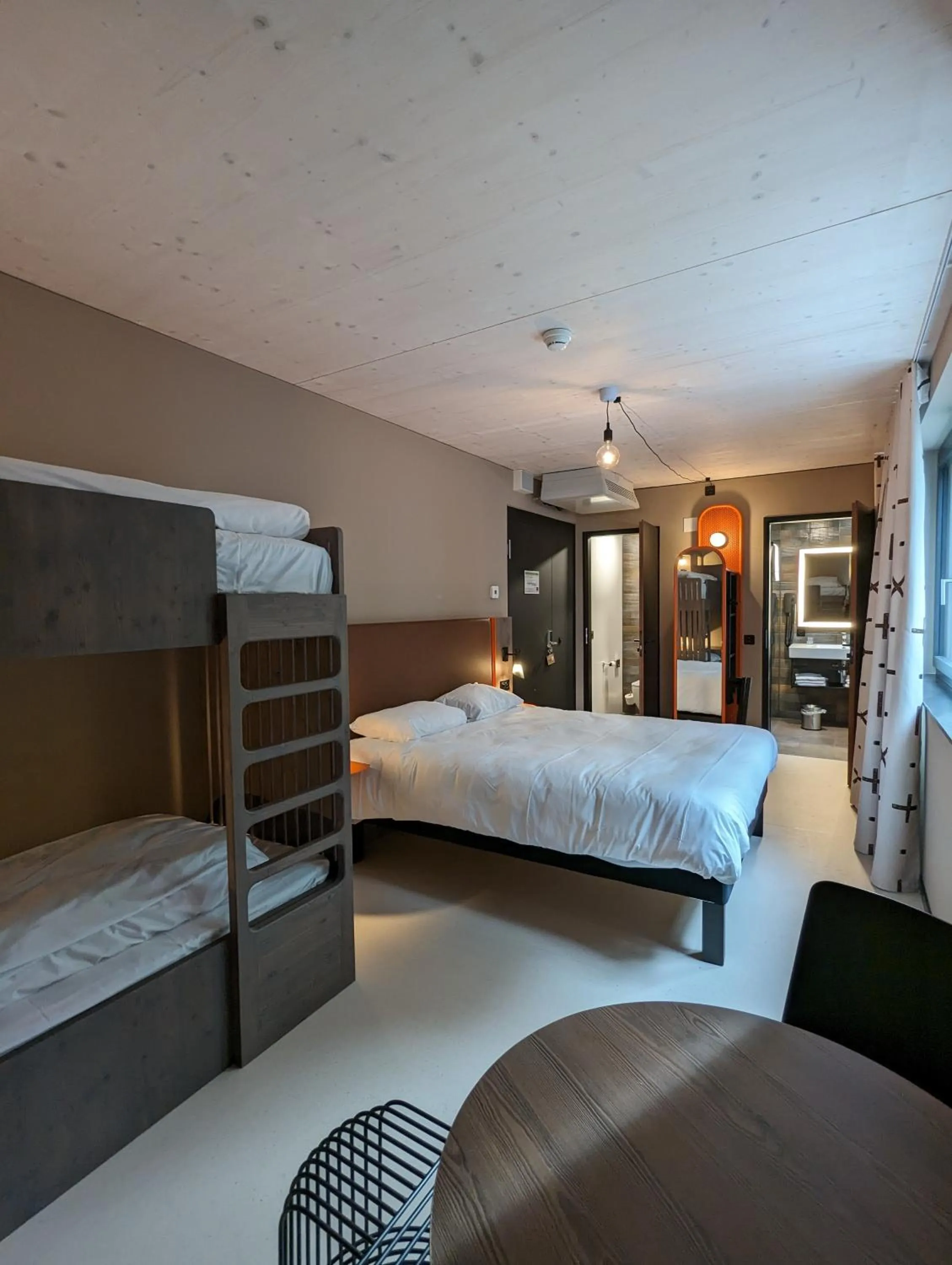 Photo of the whole room, Bed in Hota Hotel Saint-Imier