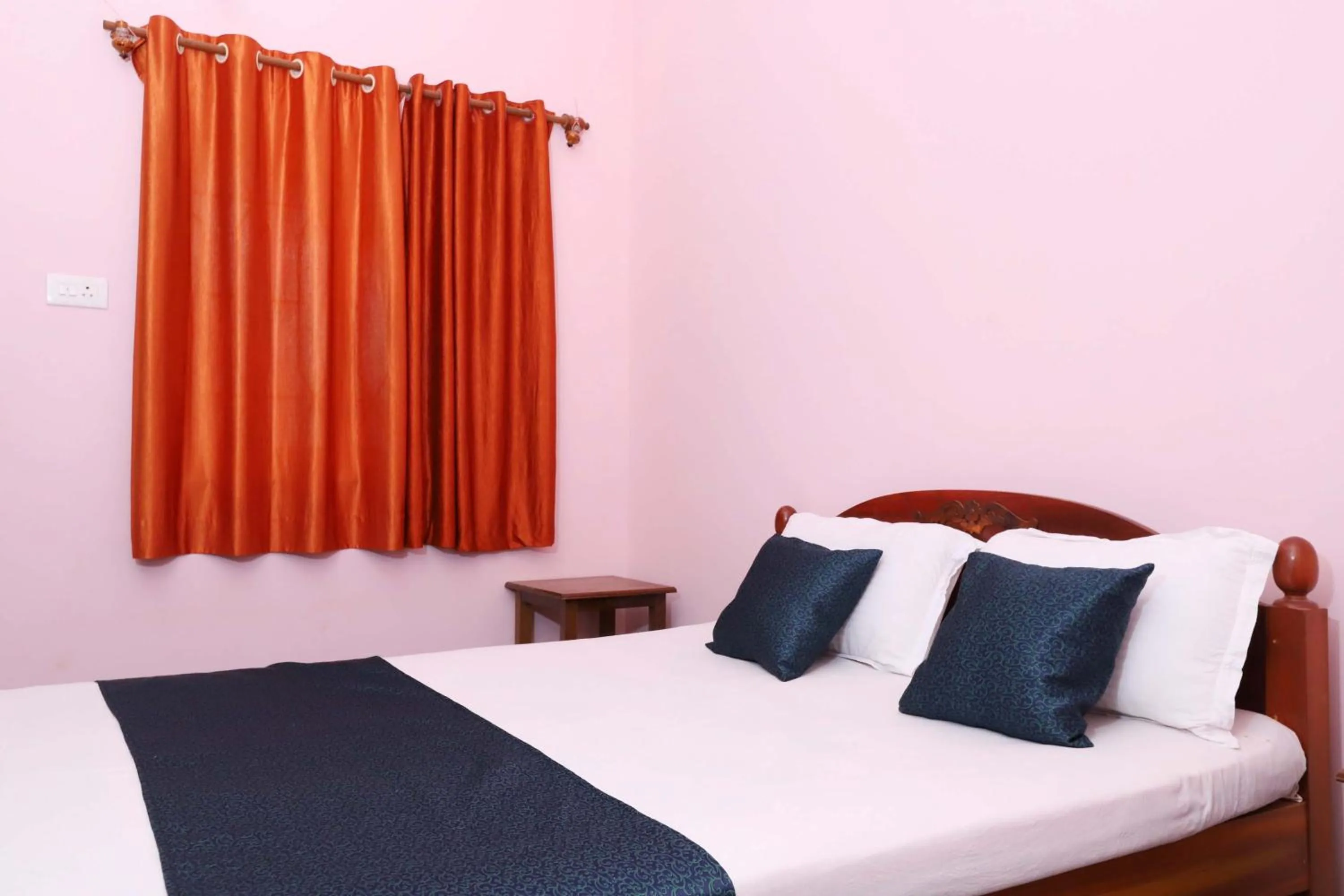 Bed in Morjim Sunset Hotel