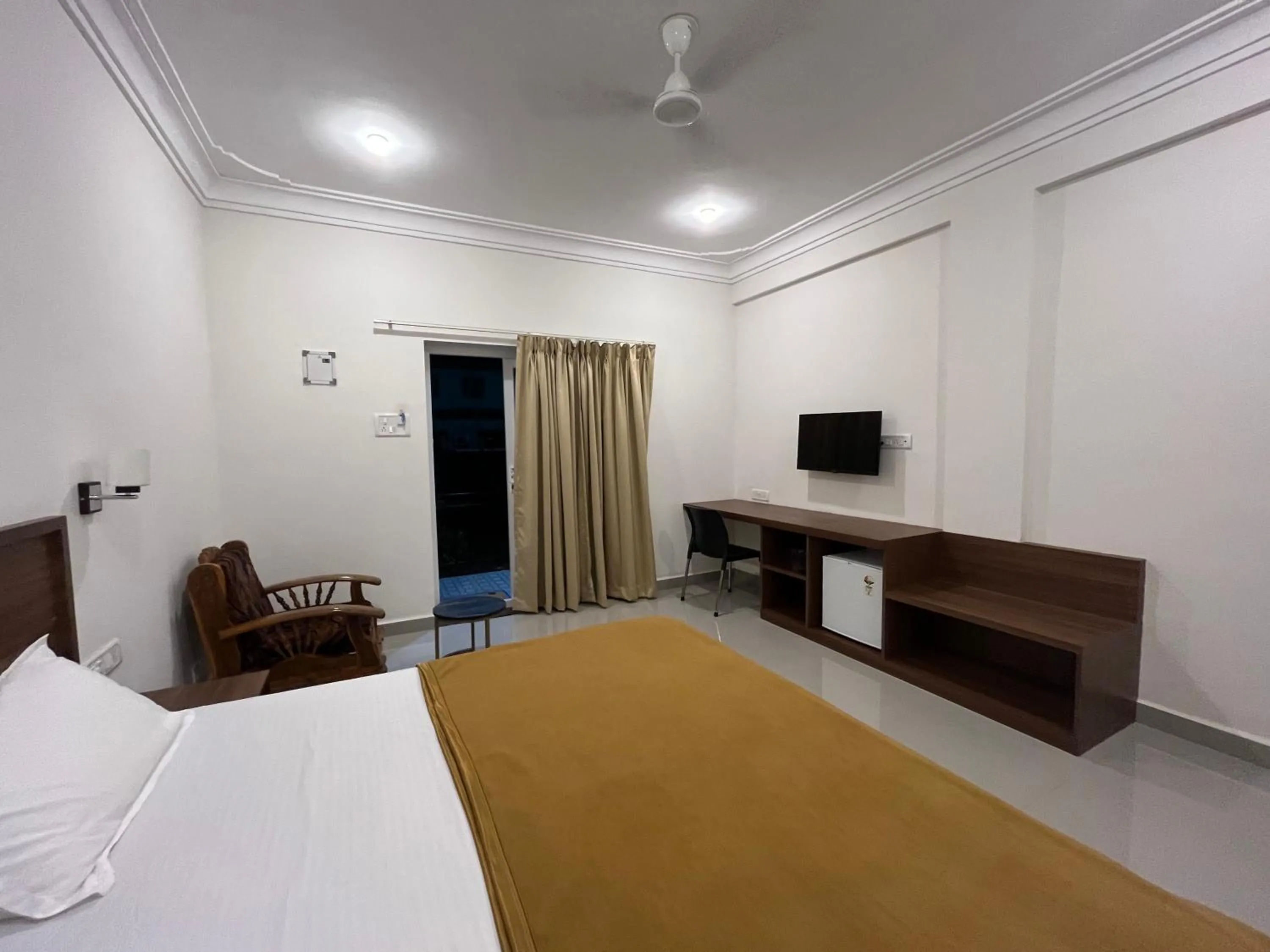 Bed in Morjim Sunset Hotel