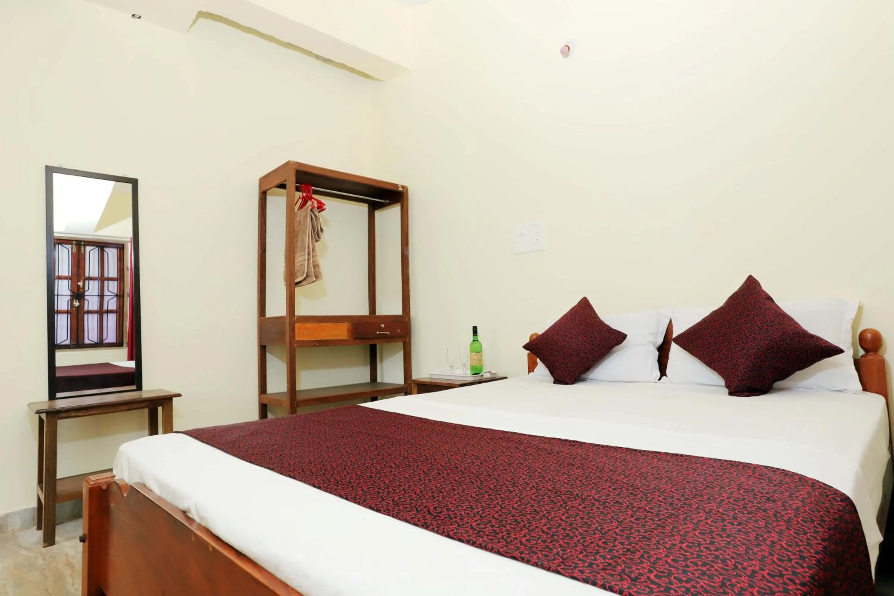 Bed in Morjim Sunset Hotel