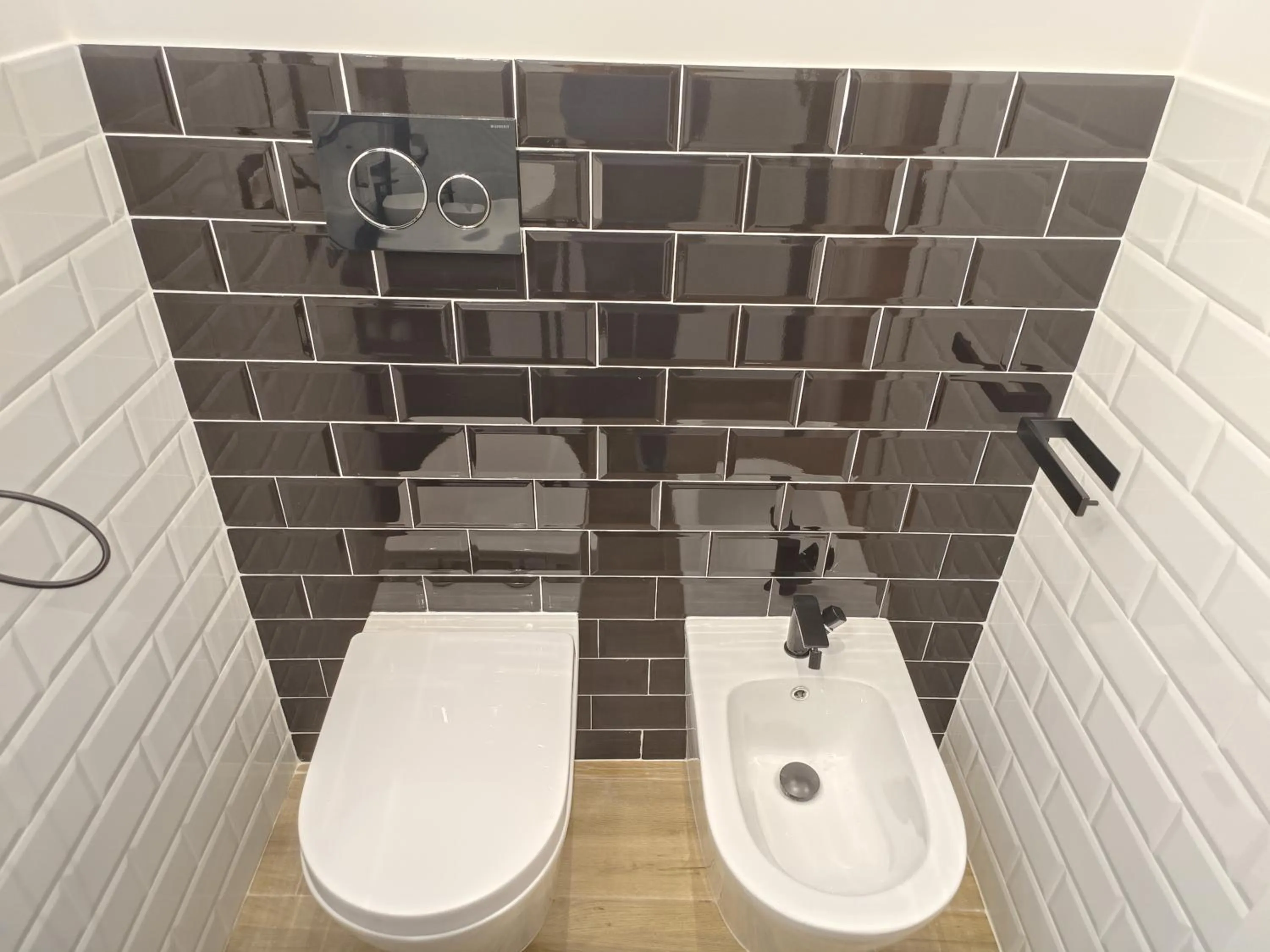 Toilet in Romi Suite