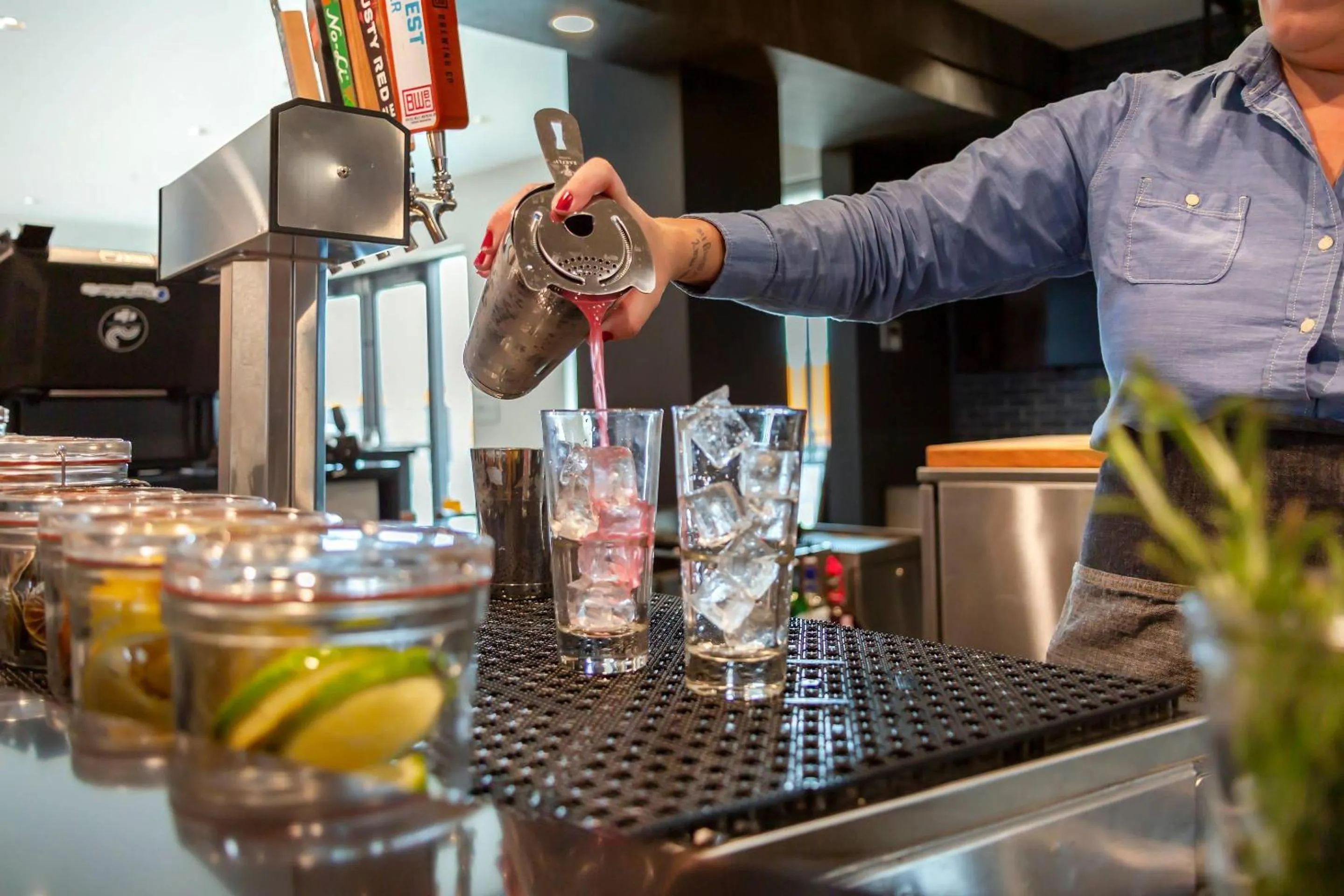 Lounge or bar in Cambria Hotel Spokane Airport