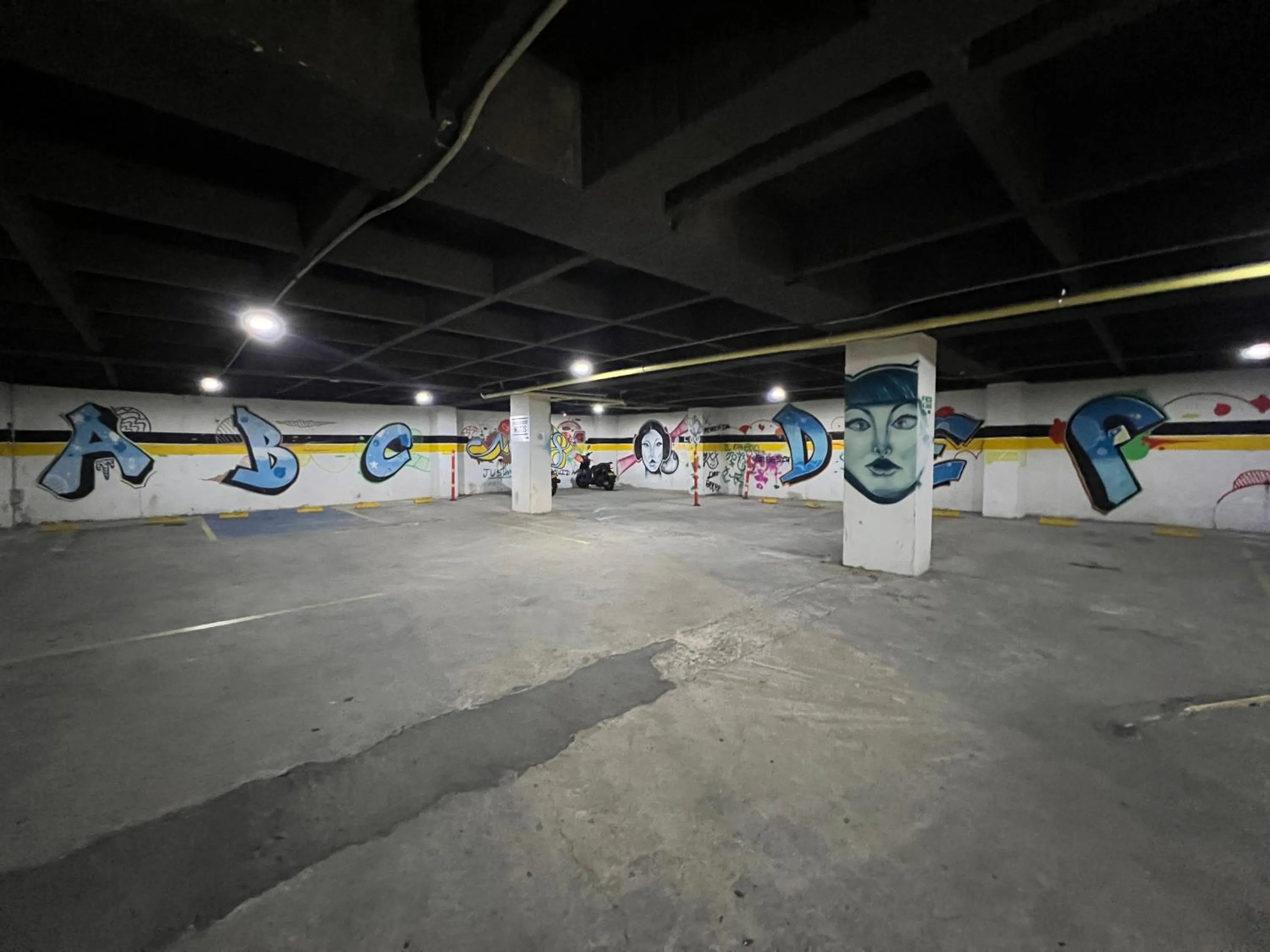 Parking in Hotel Galeria Medellin