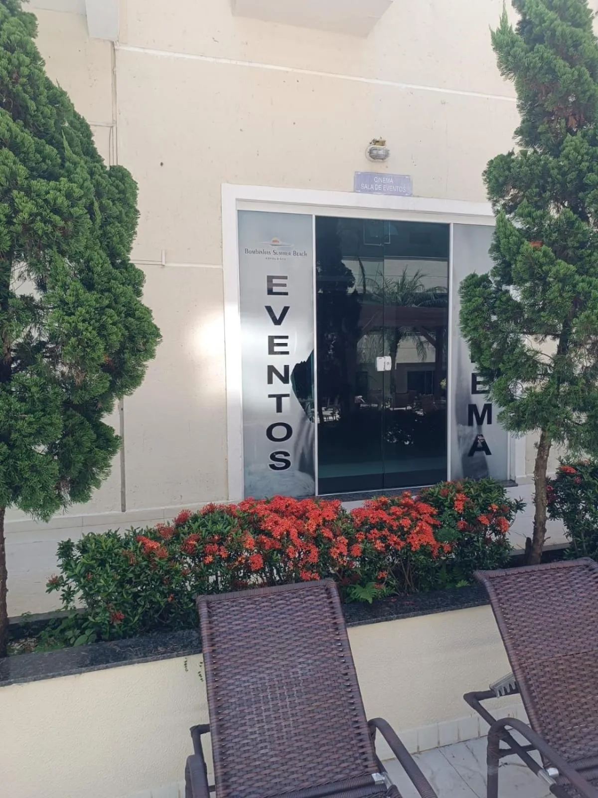 Garden view in Bombinhas Summer Beach APT 333