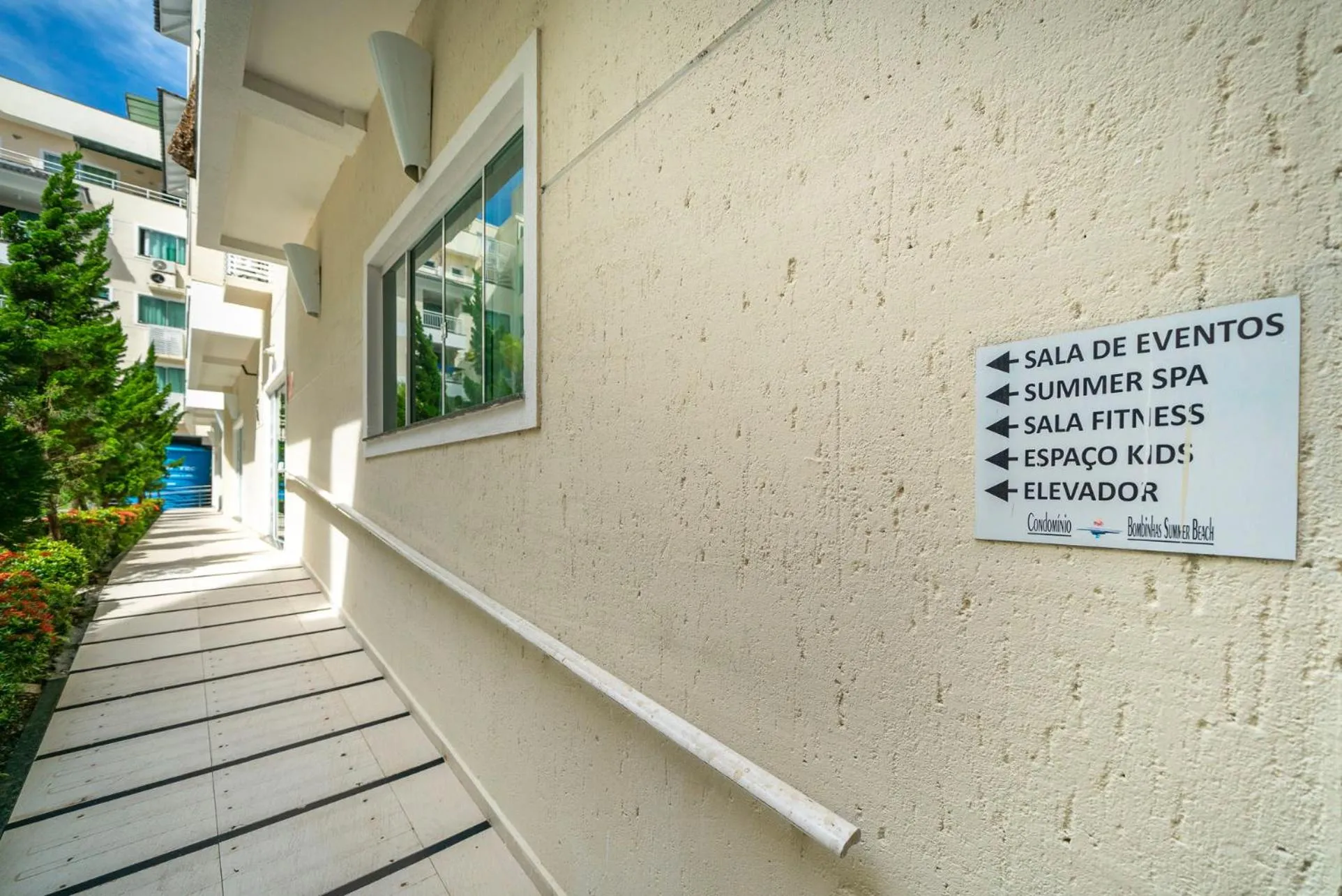 Text overlay in Bombinhas Summer Beach APT 333