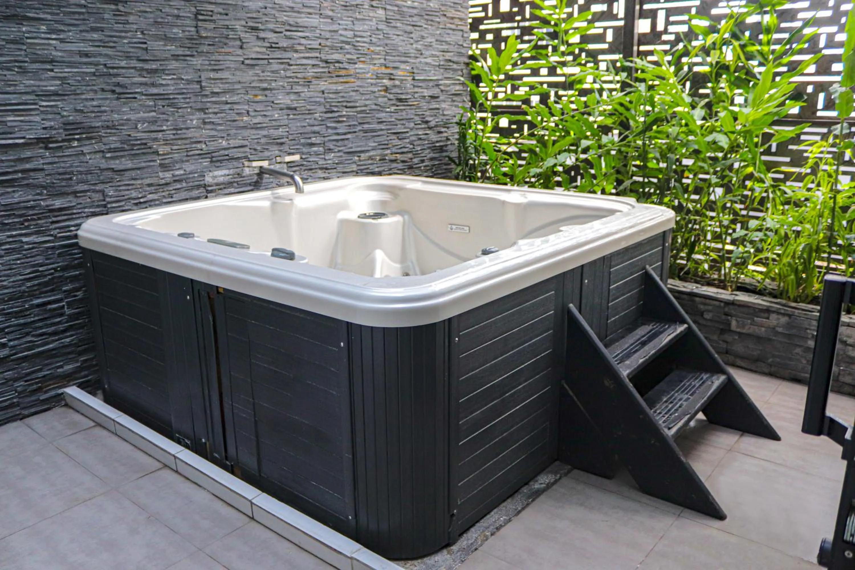 Hot Tub in Hotel 47 Medellin Center