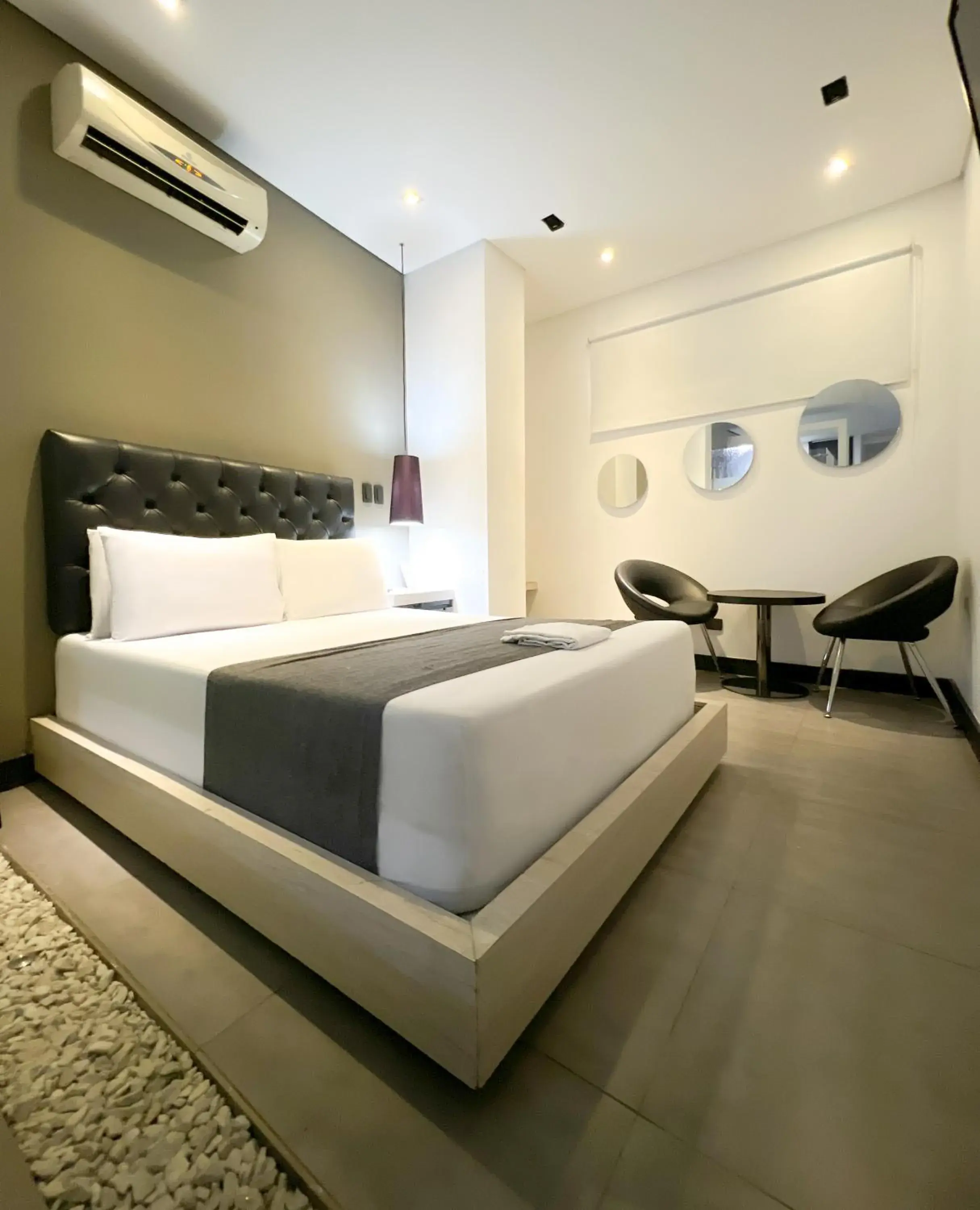 Double Room with Spa Bath in Hotel 47 Medellin Center Double Room with Spa Bath in Hotel 47 Medellin Center