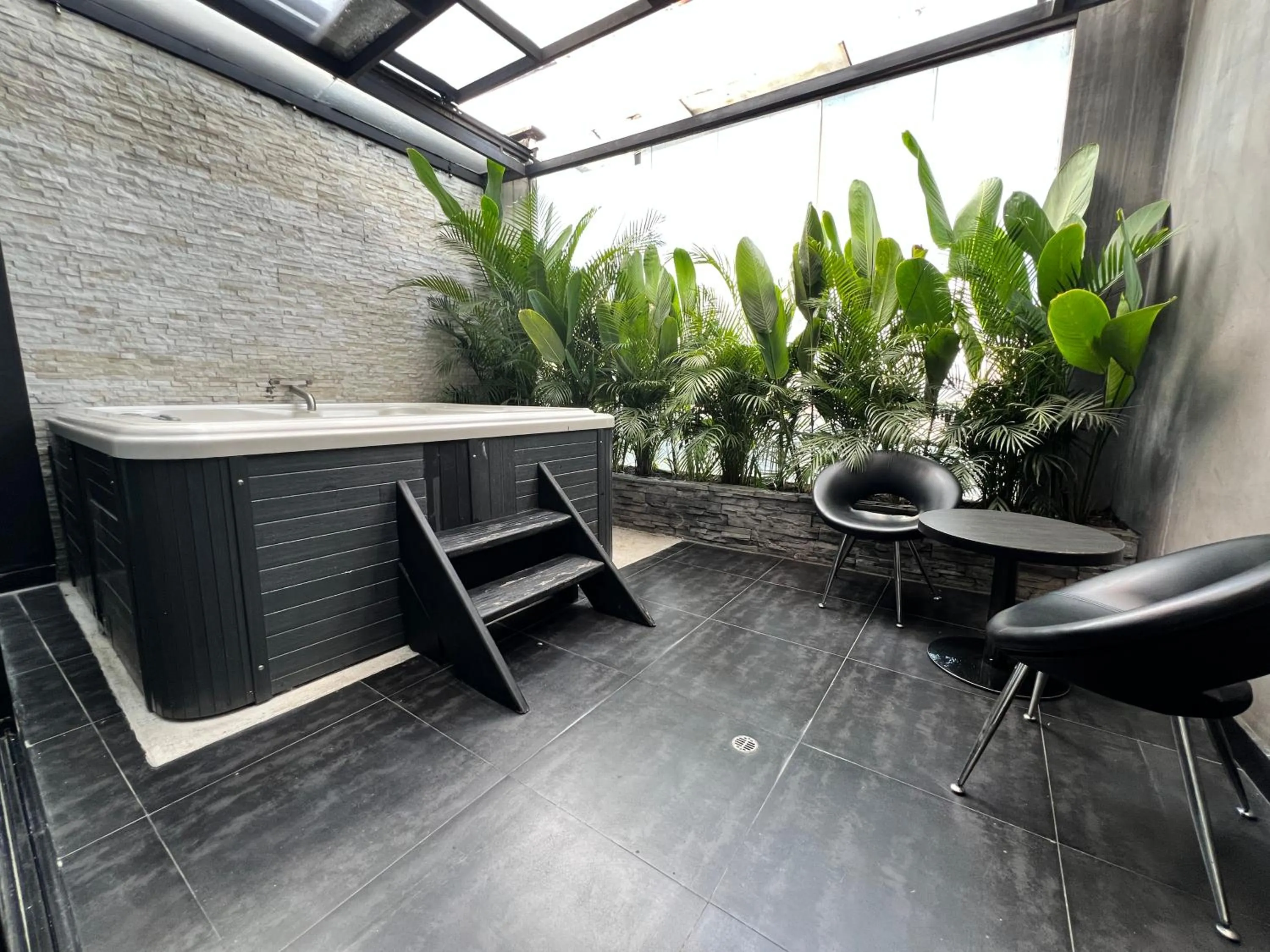 Hot Tub in Hotel 47 Medellin Center