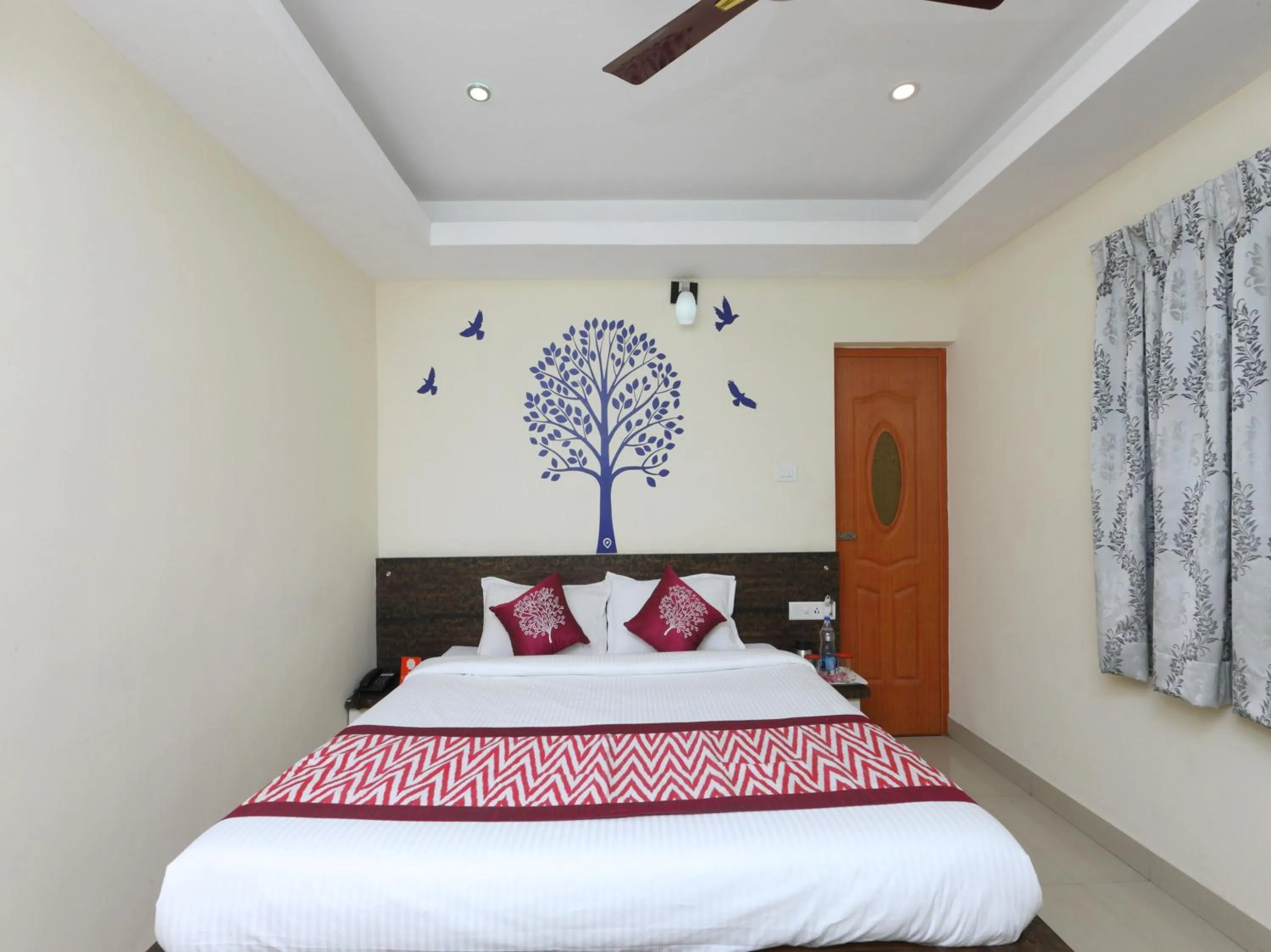 Bed in Maruthi Residency