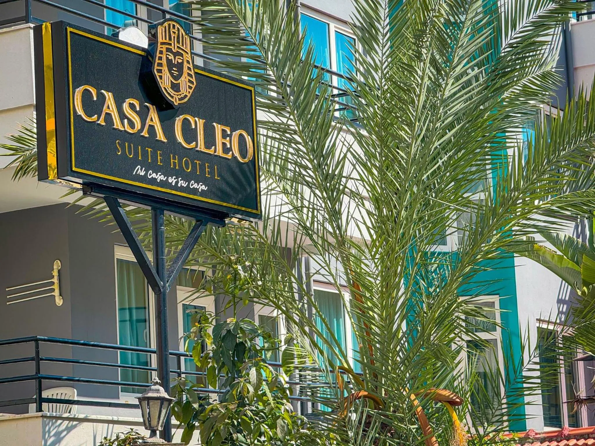 Day in Casa Cleo Suit Hotel