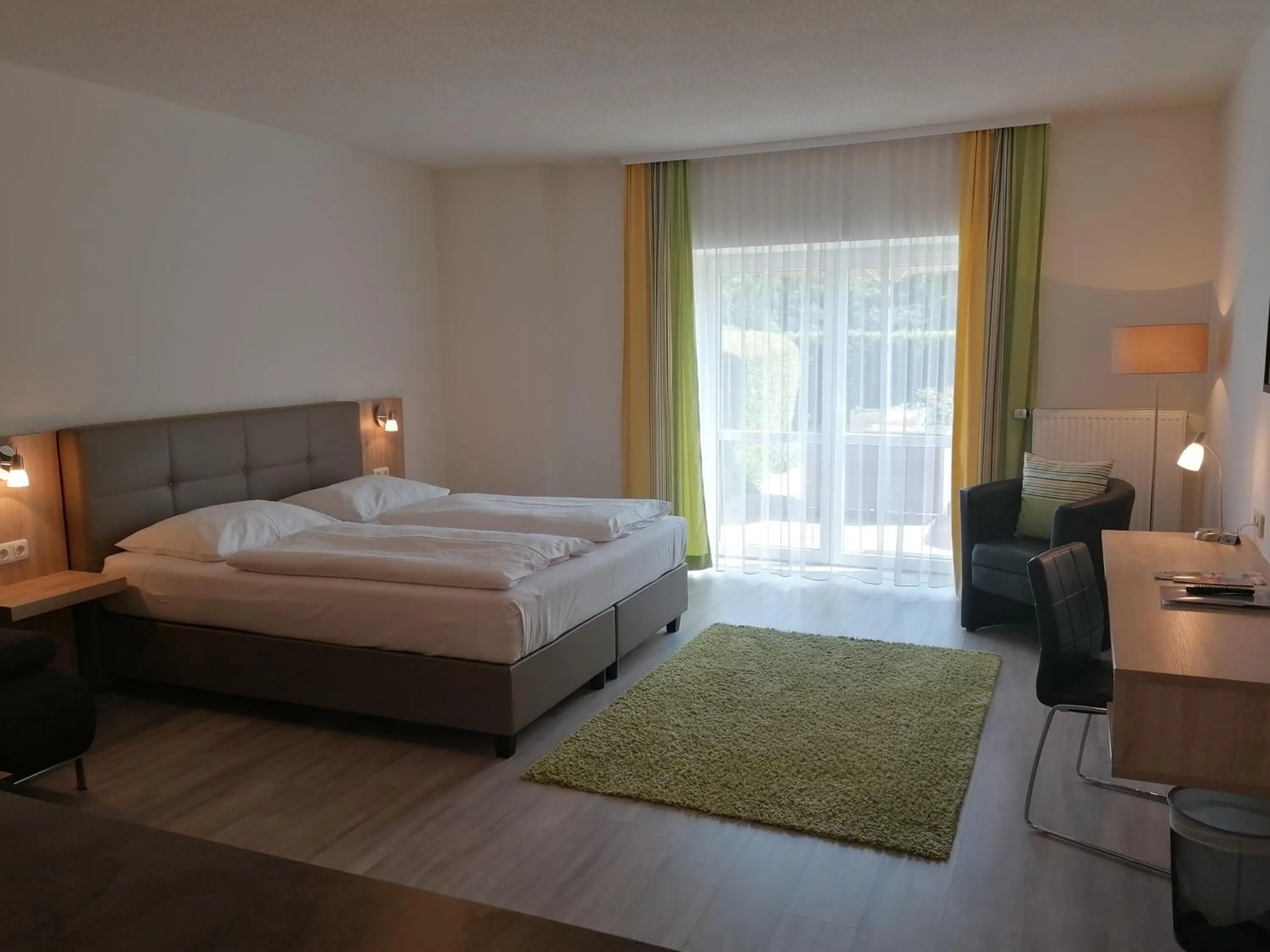 Property building, Bed in Das Karl August