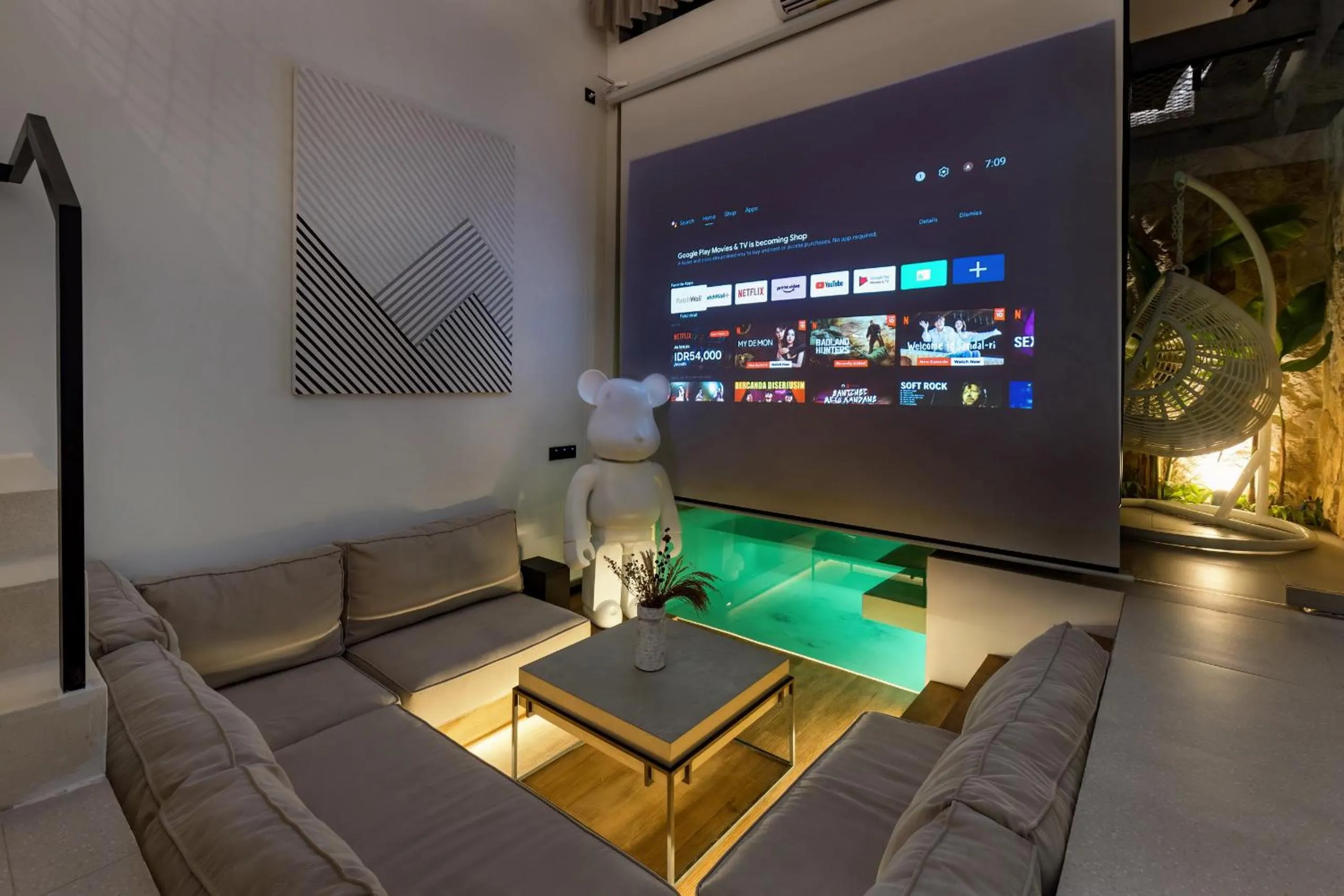 Communal lounge/ TV room in Alex Villas Complex N3