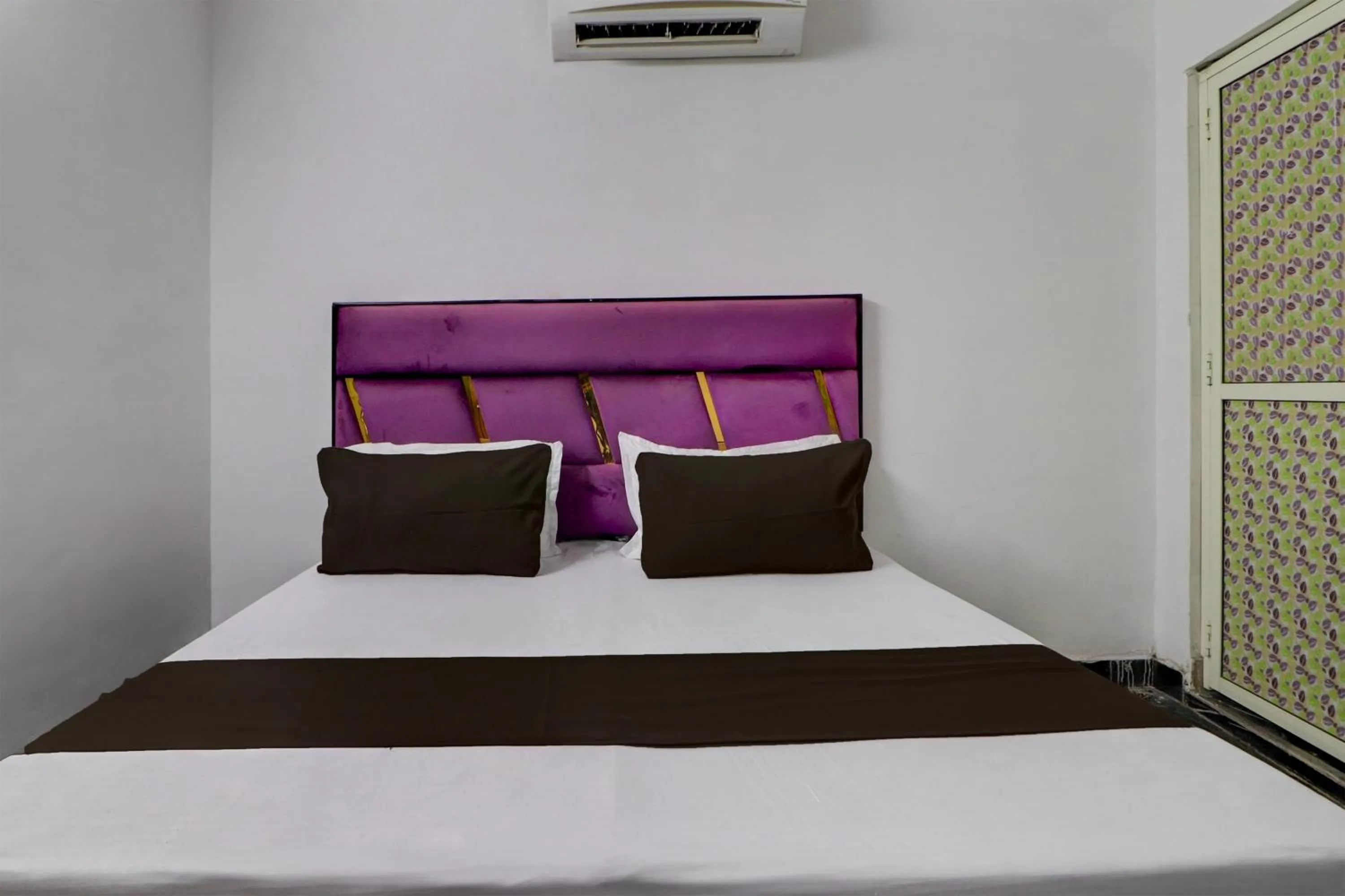 Bedroom, Bed in Hotel O Hotel Feel Inn